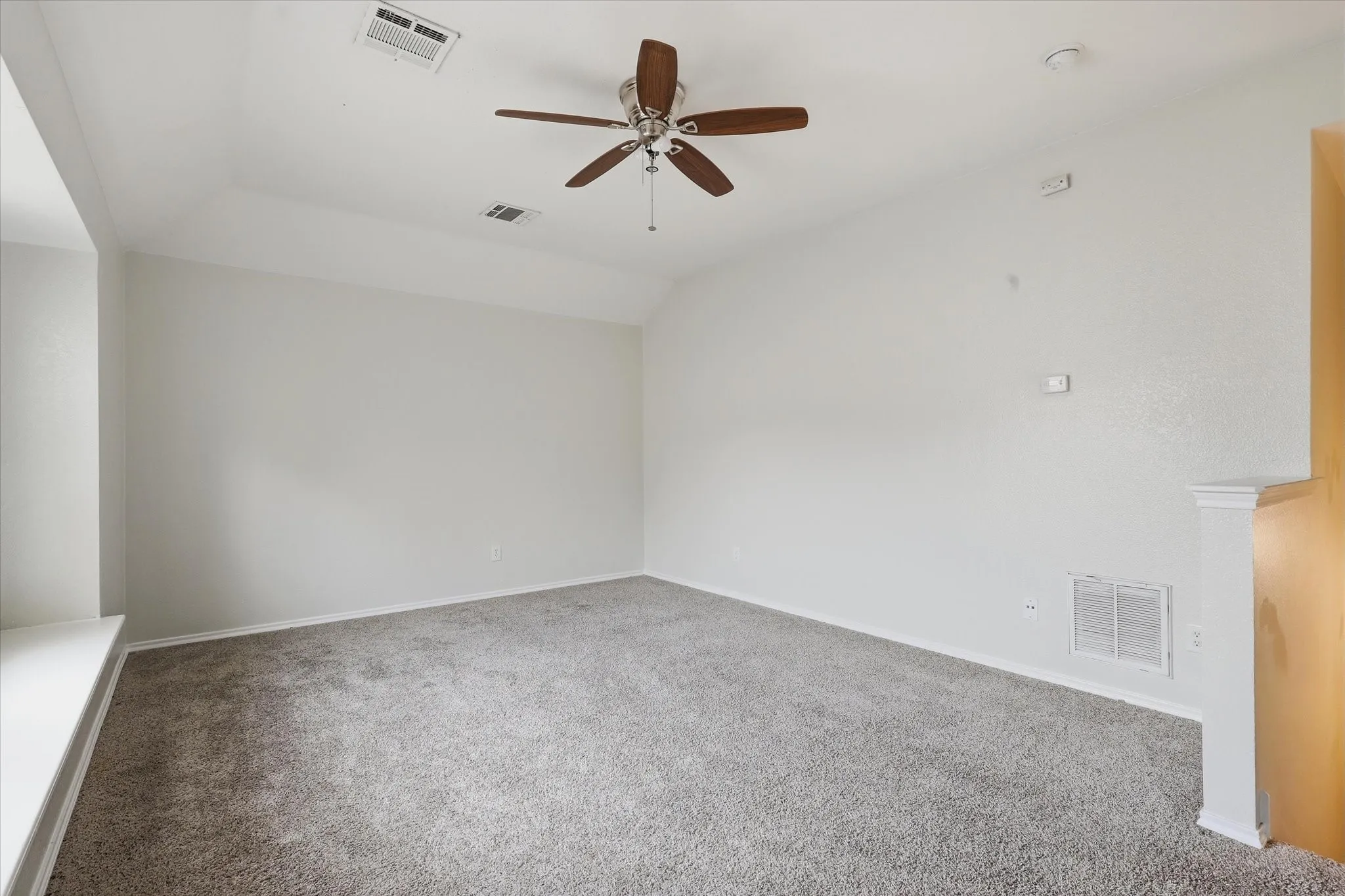 Single Family Residence For Sale in Denton County , 2012 Bridgeport Drive, Providence Village, Texas 76227, 4 Bedroom, 2 Bathroom, 2 Garage spaces, 2,137 Sqft, built in 2005, mls#21400924, Real Estate Agent in Providence Village, Homes For Sale in Denton county, Homes For Sale in Providence Village, Realtor in Providence Village Texas, Real Estate Brokerage Independent Realty Texas, Luminita Cordes Realtor