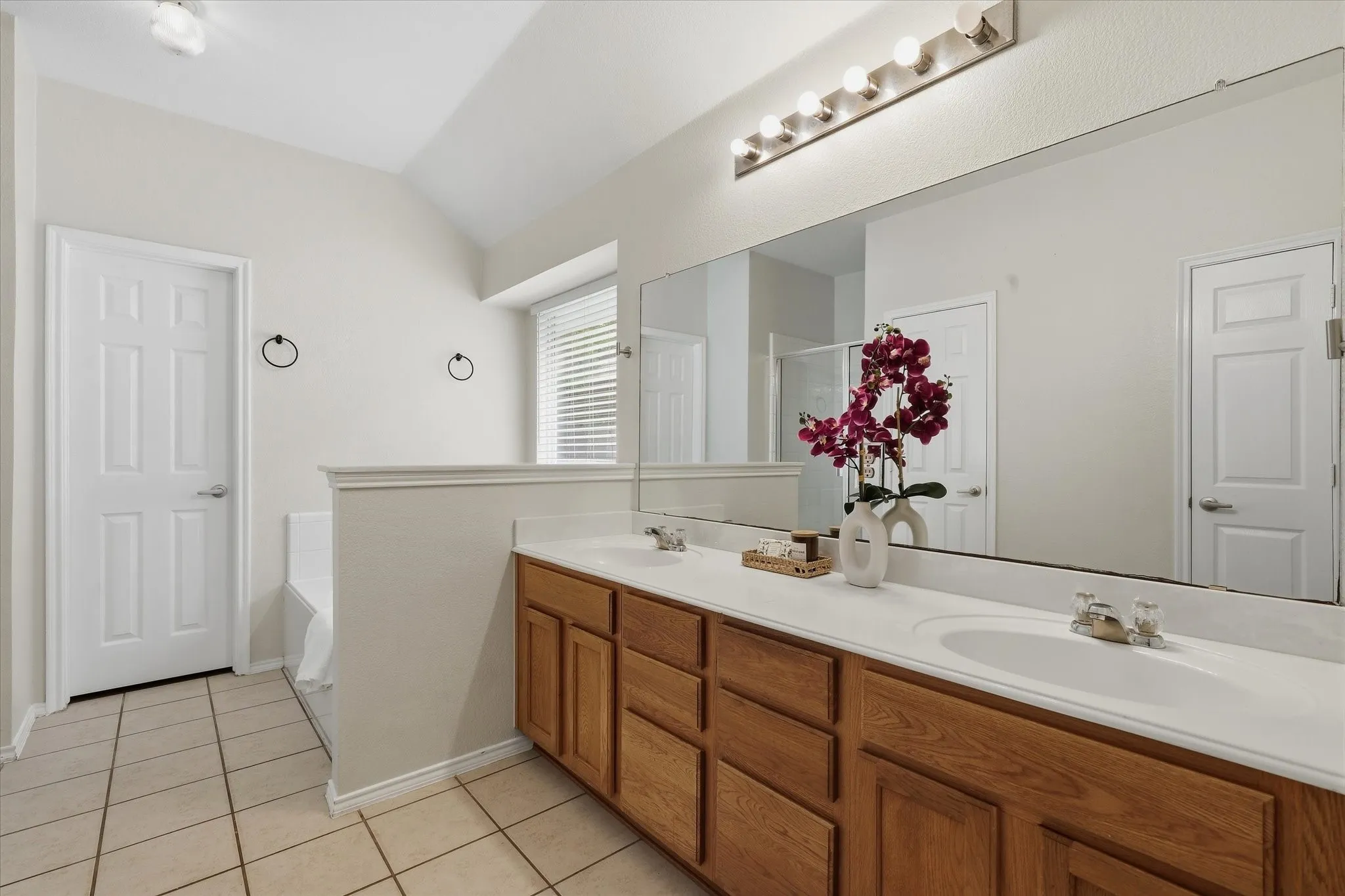 Single Family Residence For Sale in Denton County , 2012 Bridgeport Drive, Providence Village, Texas 76227, 4 Bedroom, 2 Bathroom, 2 Garage spaces, 2,137 Sqft, built in 2005, mls#21400924, Real Estate Agent in Providence Village, Homes For Sale in Denton county, Homes For Sale in Providence Village, Realtor in Providence Village Texas, Real Estate Brokerage Independent Realty Texas, Luminita Cordes Realtor