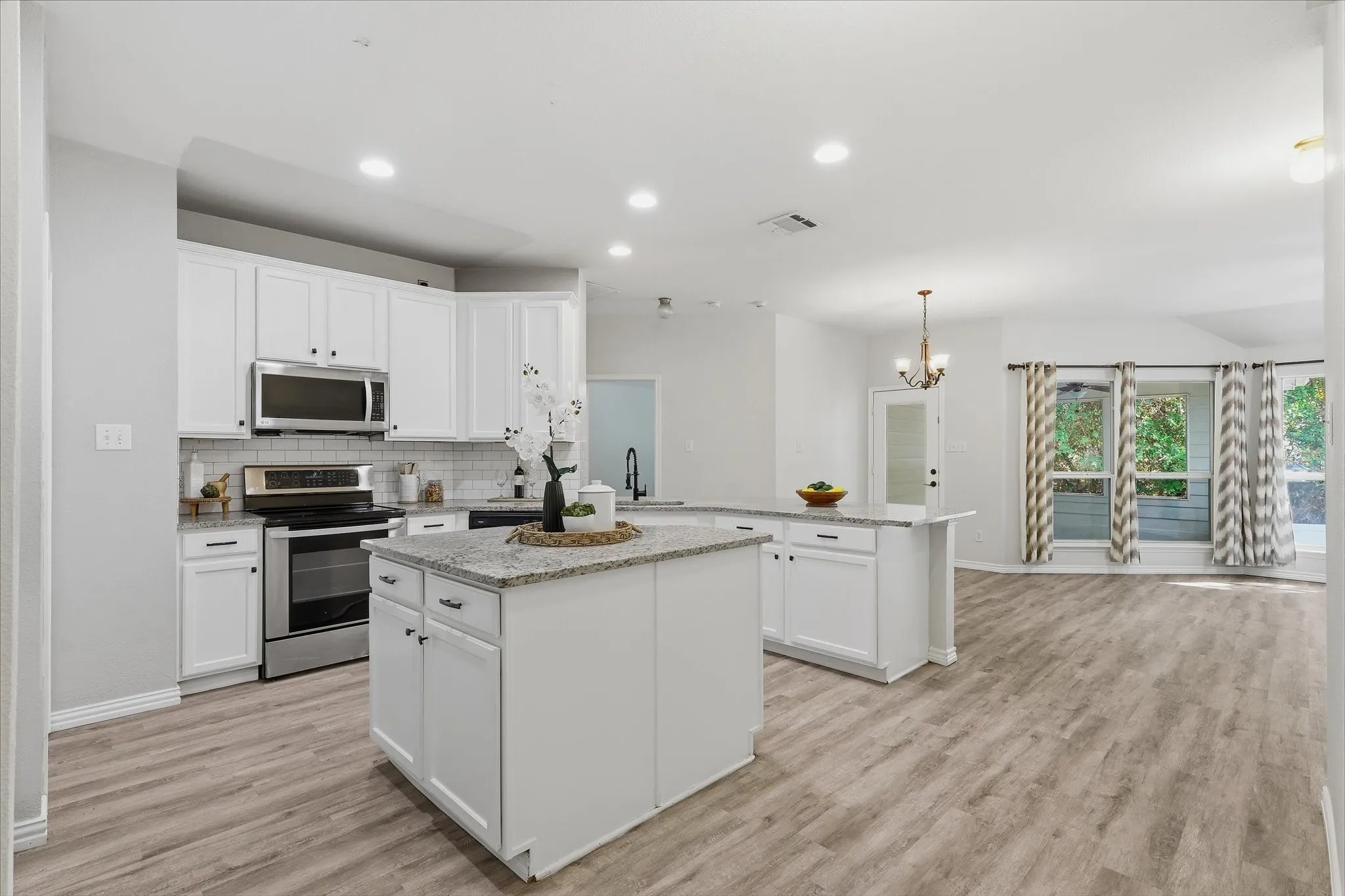 Single Family Residence For Sale in Denton County , 2012 Bridgeport Drive, Providence Village, Texas 76227, 4 Bedroom, 2 Bathroom, 2 Garage spaces, 2,137 Sqft, built in 2005, mls#21400924, Real Estate Agent in Providence Village, Homes For Sale in Denton county, Homes For Sale in Providence Village, Realtor in Providence Village Texas, Real Estate Brokerage Independent Realty Texas, Luminita Cordes Realtor