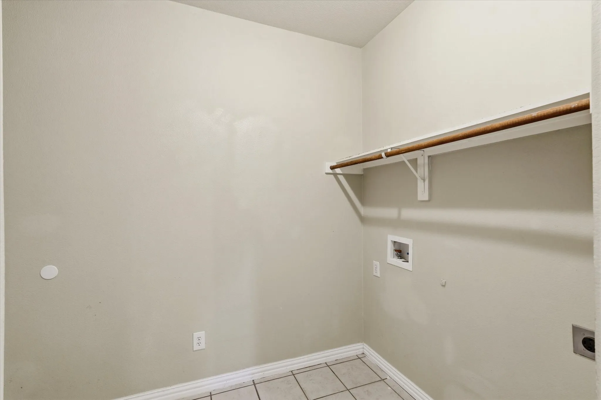 Single Family Residence For Sale in Denton County , 2012 Bridgeport Drive, Providence Village, Texas 76227, 4 Bedroom, 2 Bathroom, 2 Garage spaces, 2,137 Sqft, built in 2005, mls#21400924, Real Estate Agent in Providence Village, Homes For Sale in Denton county, Homes For Sale in Providence Village, Realtor in Providence Village Texas, Real Estate Brokerage Independent Realty Texas, Luminita Cordes Realtor