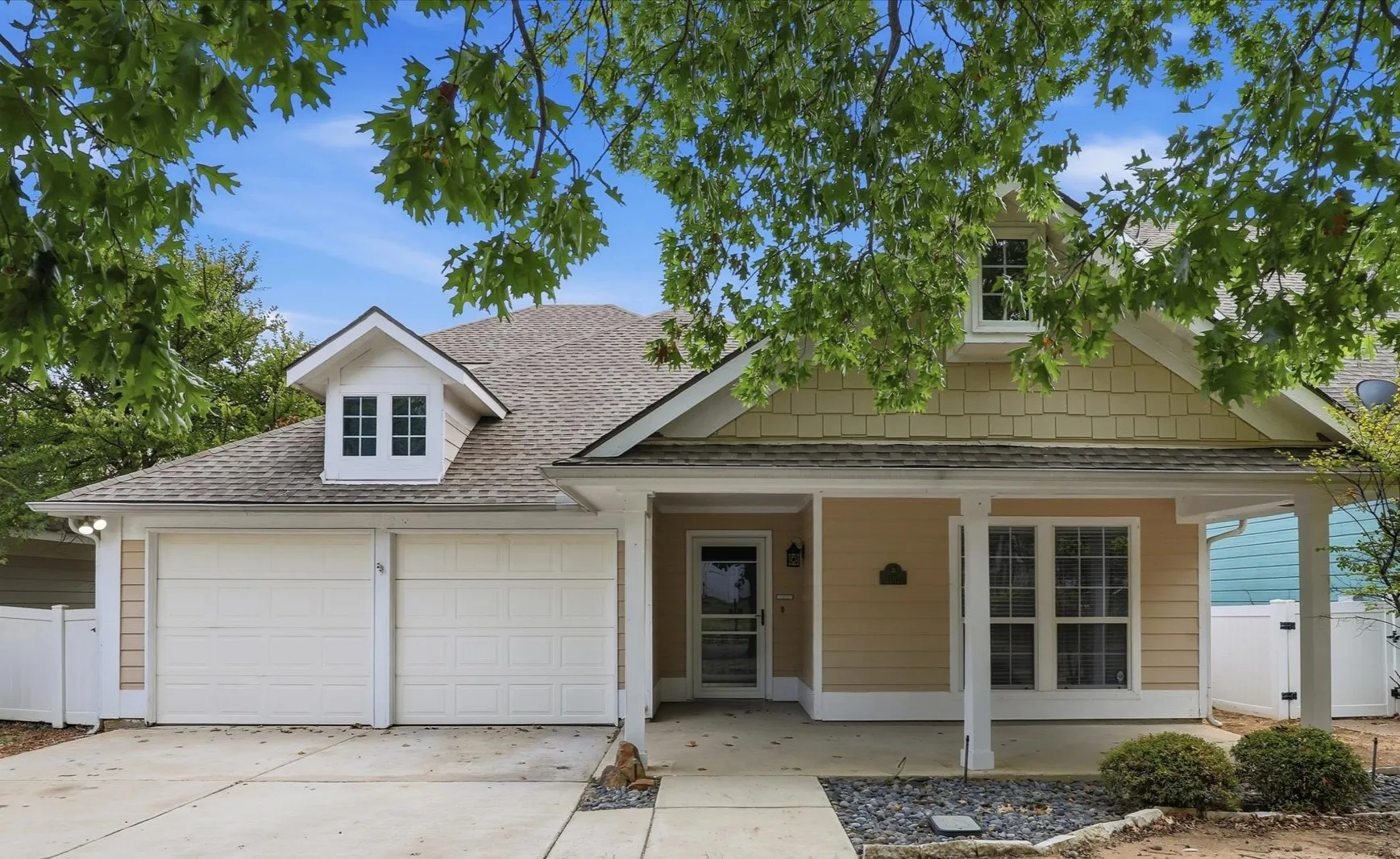 Single Family Residence For Sale in Denton County , 2012 Bridgeport Drive, Providence Village, Texas 76227, 4 Bedroom, 2 Bathroom, 2 Garage spaces, 2,137 Sqft, built in 2005, mls#21400924, Real Estate Agent in Providence Village, Homes For Sale in Denton county, Homes For Sale in Providence Village, Realtor in Providence Village Texas, Real Estate Brokerage Independent Realty Texas, Luminita Cordes Realtor
