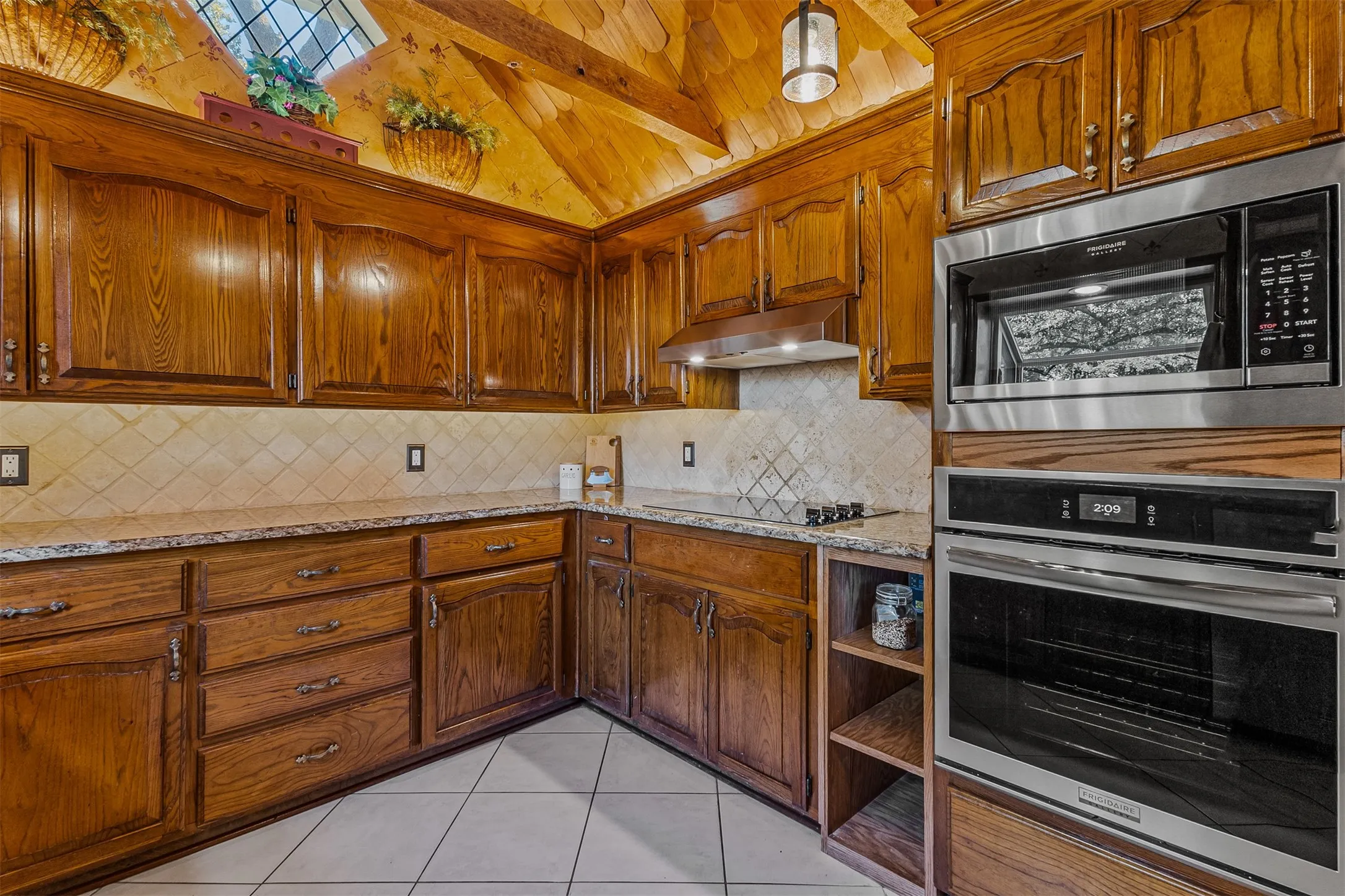 Kitchen of 7104 Church Park Dr, Ft Worth TX 76133 in the Candleridge Addition