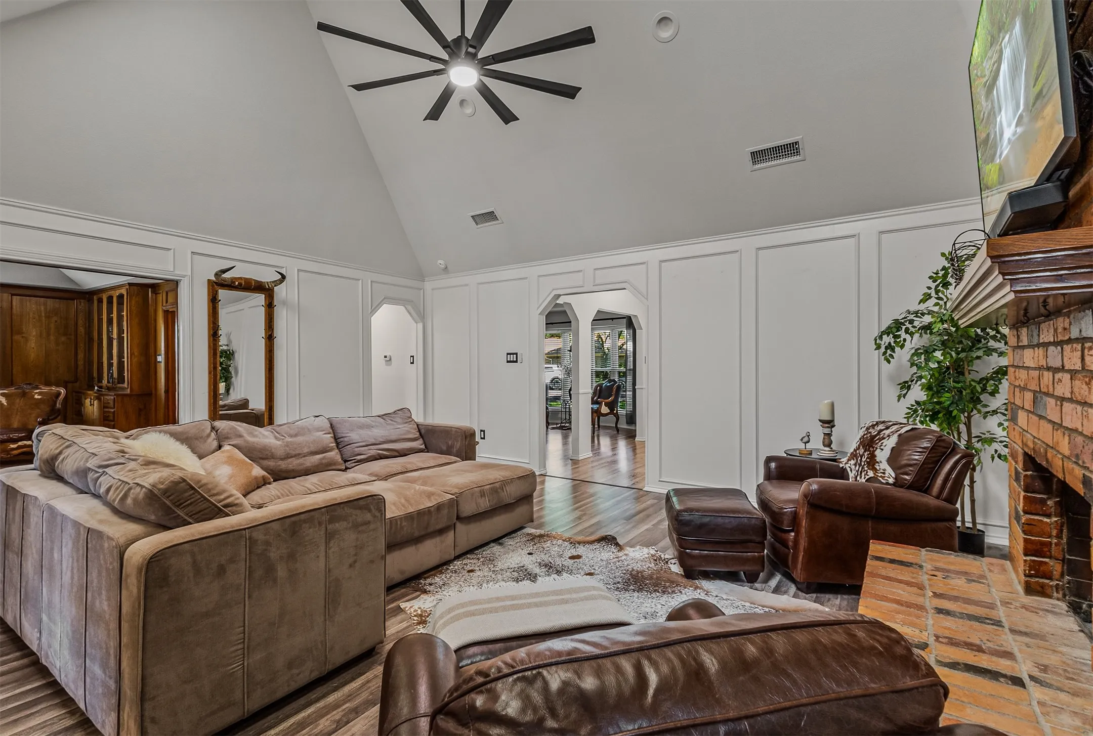 Living room of of 7104 Church Park Dr, Ft Worth TX 76133 in the Candleridge Addition