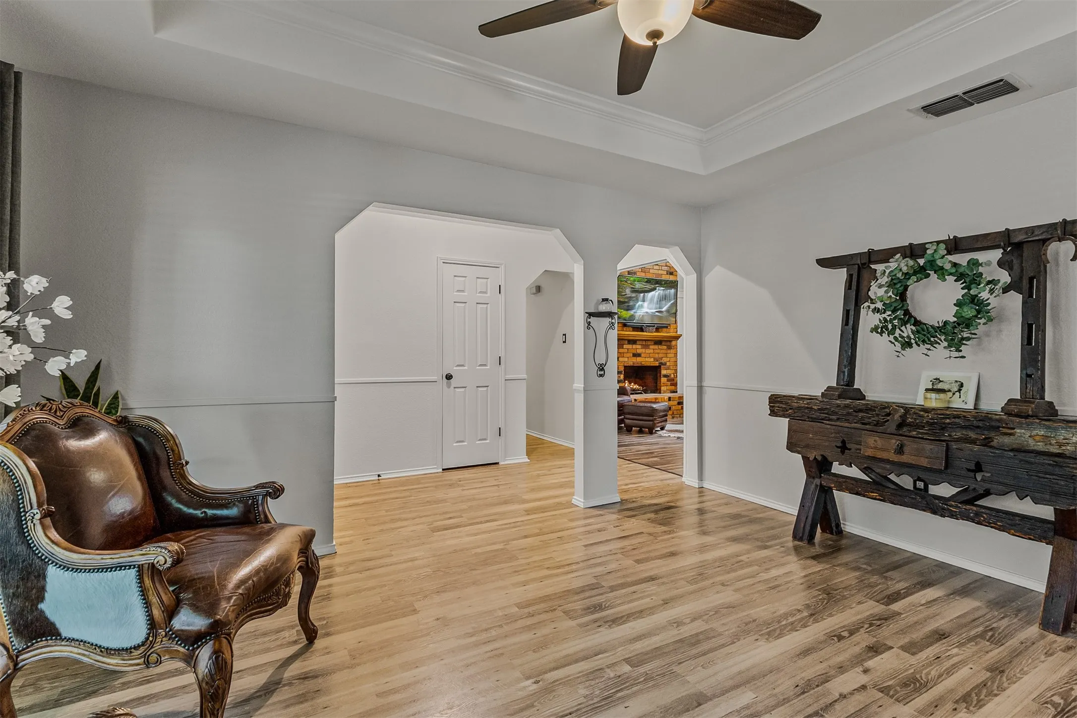 Front dining room space of 7104 Church Park Dr, Ft Worth TX 76133 in the Candleridge Addition