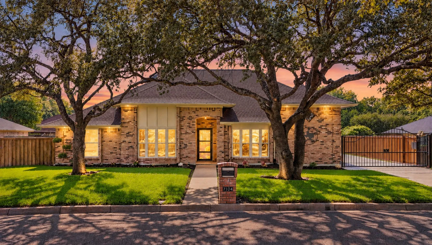 Front of house of 7104 Church Park Dr, Ft Worth TX 76133 in the Candleridge Addition