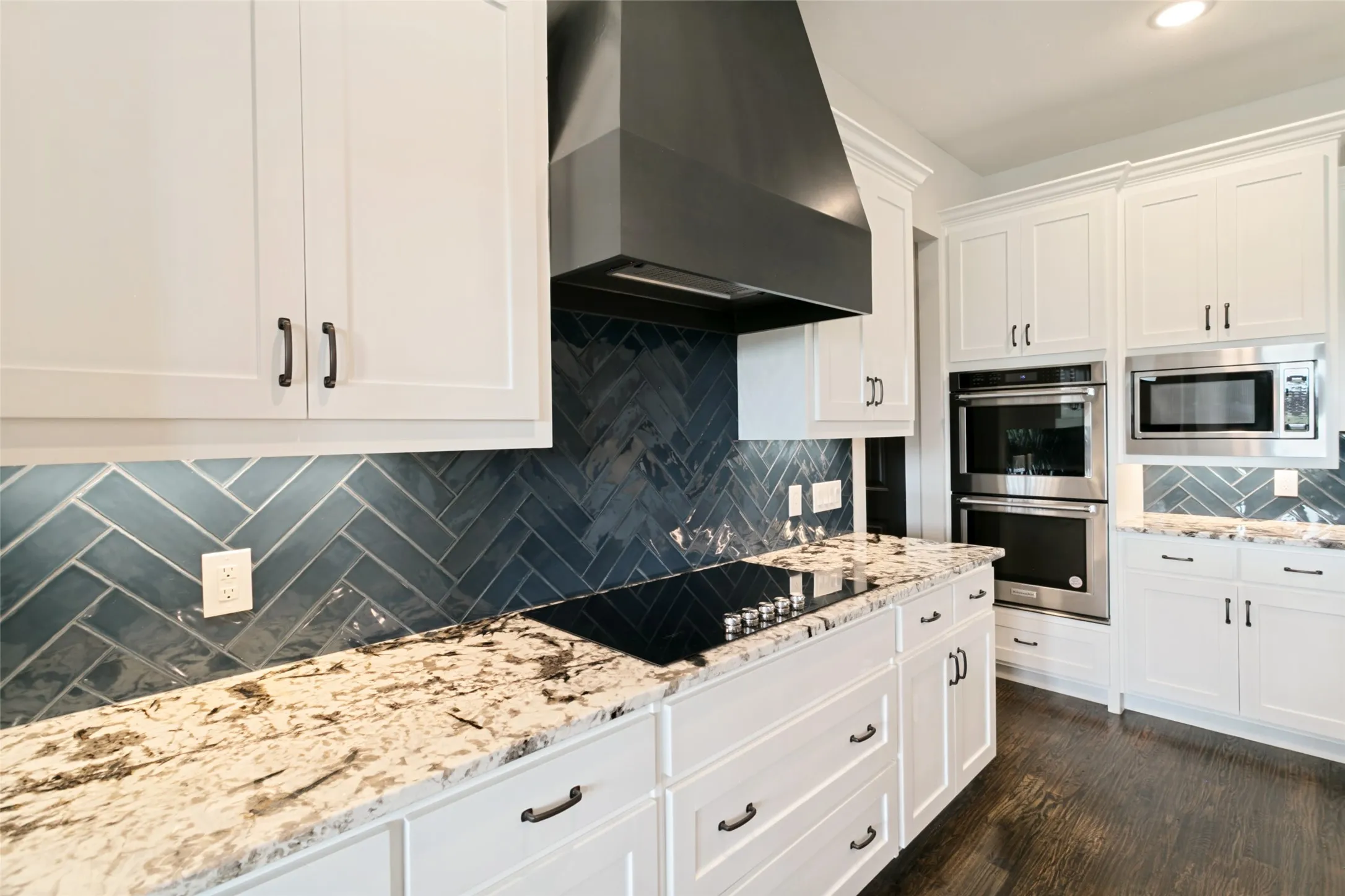 Single Family Residence For Sale in Parker County , 1025 Aledo Ridge Court, Fort Worth, Texas 76108, 5 Bedroom, 3 Bathroom, 3 Garage spaces, 3,221 Sqft, built in 2021, mls#21403075, Real Estate Agent in Fort Worth, Homes For Sale in Parker county, Homes For Sale in Fort Worth, Realtor in Fort Worth Texas, Real Estate Brokerage Independent Realty Texas, Luminita Cordes Realtor