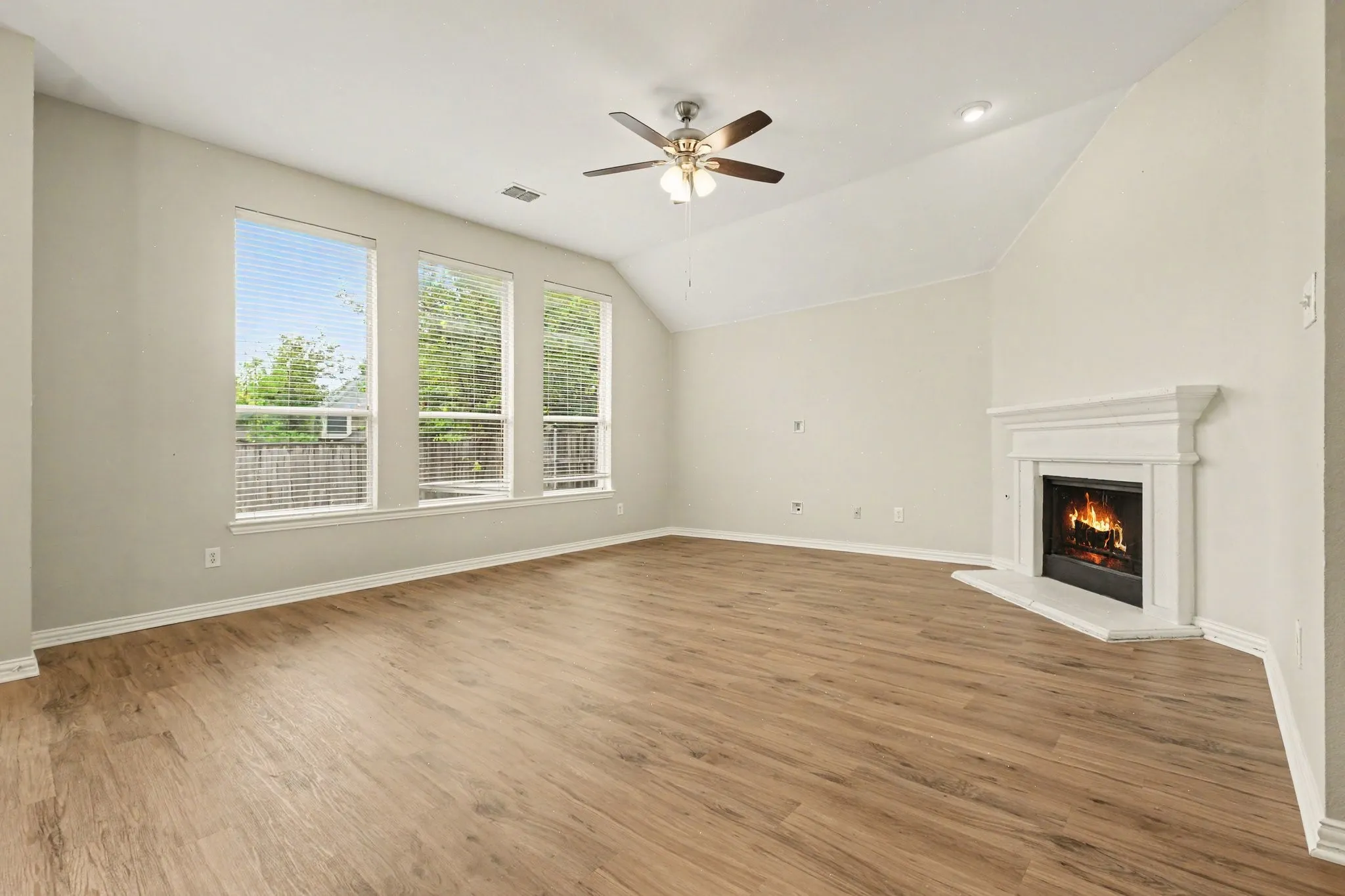 Single Family Residence For Sale in Collin County , 8412 Indianola Drive, Frisco, Texas 75033, 4 Bedroom, 2 Bathroom, 2 Garage spaces, 2,696 Sqft, built in 2000, mls#21404451, Real Estate Agent in Frisco, Homes For Sale in Collin county, Homes For Sale in Frisco, Realtor in Frisco Texas, Real Estate Brokerage Independent Realty Texas, Luminita Cordes Realtor
