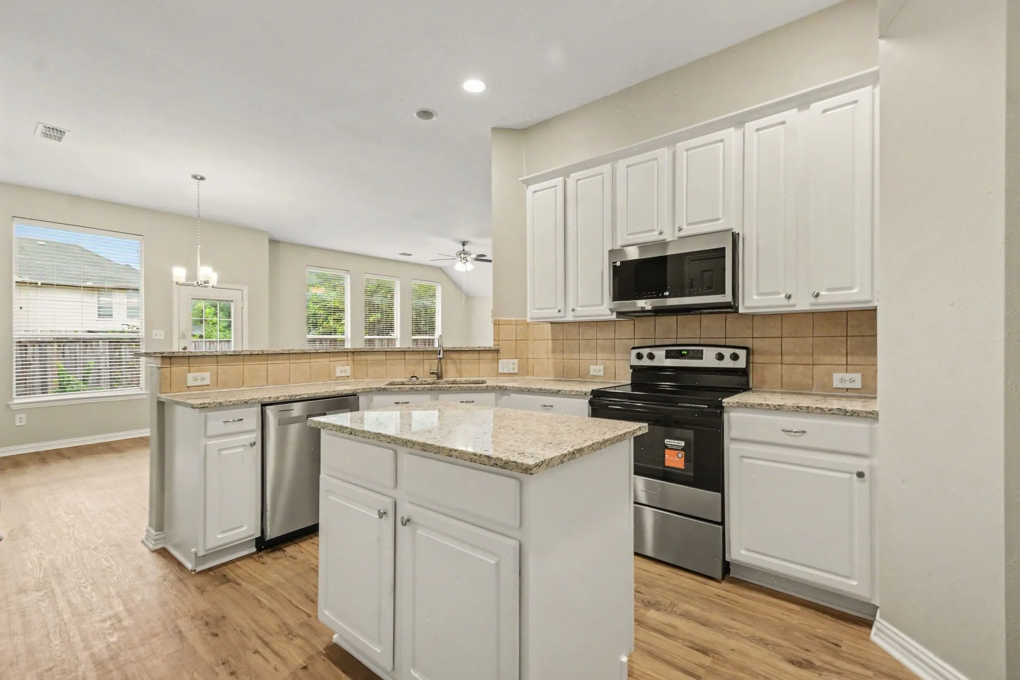Single Family Residence For Sale in Collin County , 8412 Indianola Drive, Frisco, Texas 75033, 4 Bedroom, 2 Bathroom, 2 Garage spaces, 2,696 Sqft, built in 2000, mls#21404451, Real Estate Agent in Frisco, Homes For Sale in Collin county, Homes For Sale in Frisco, Realtor in Frisco Texas, Real Estate Brokerage Independent Realty Texas, Luminita Cordes Realtor