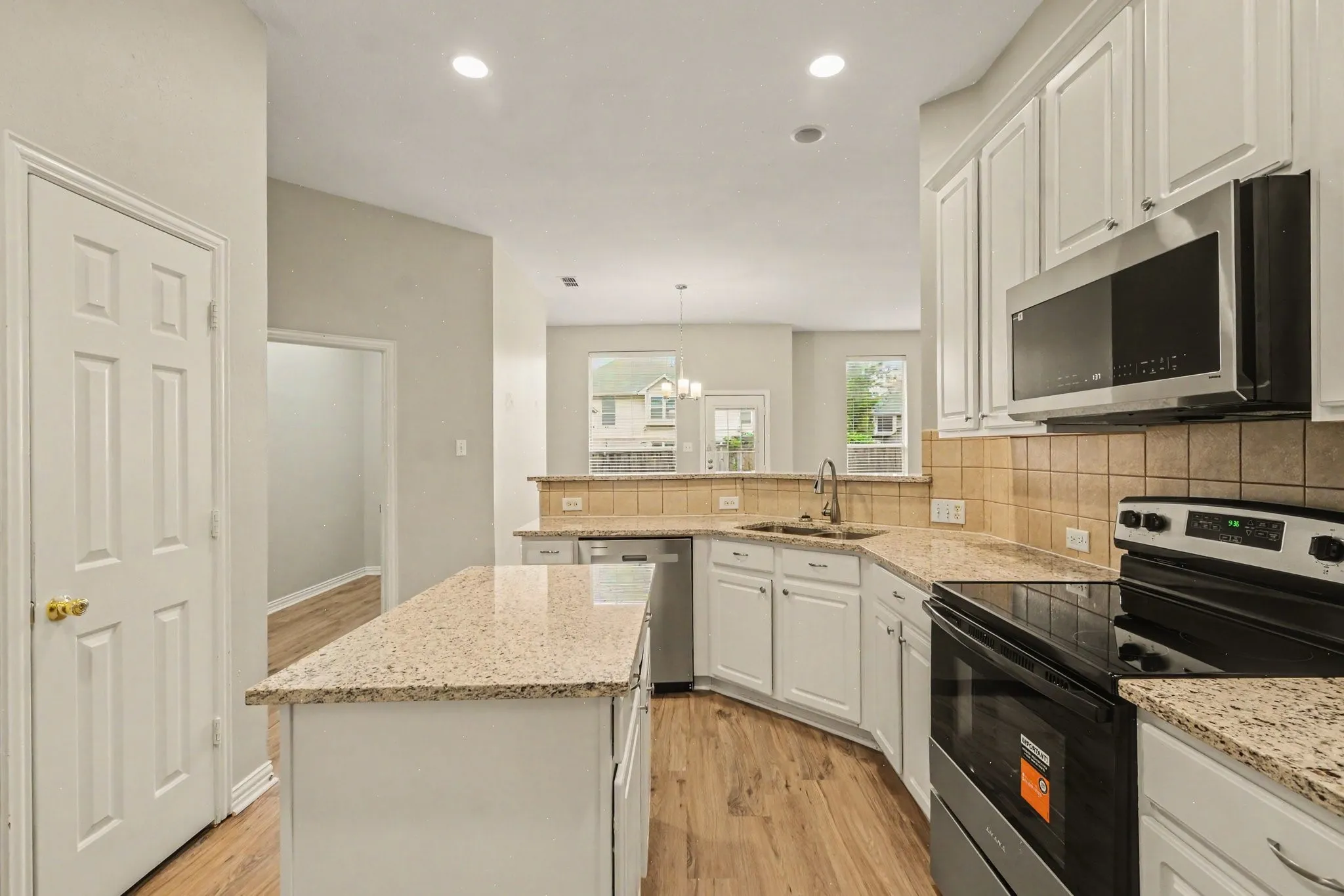 Single Family Residence For Sale in Collin County , 8412 Indianola Drive, Frisco, Texas 75033, 4 Bedroom, 2 Bathroom, 2 Garage spaces, 2,696 Sqft, built in 2000, mls#21404451, Real Estate Agent in Frisco, Homes For Sale in Collin county, Homes For Sale in Frisco, Realtor in Frisco Texas, Real Estate Brokerage Independent Realty Texas, Luminita Cordes Realtor