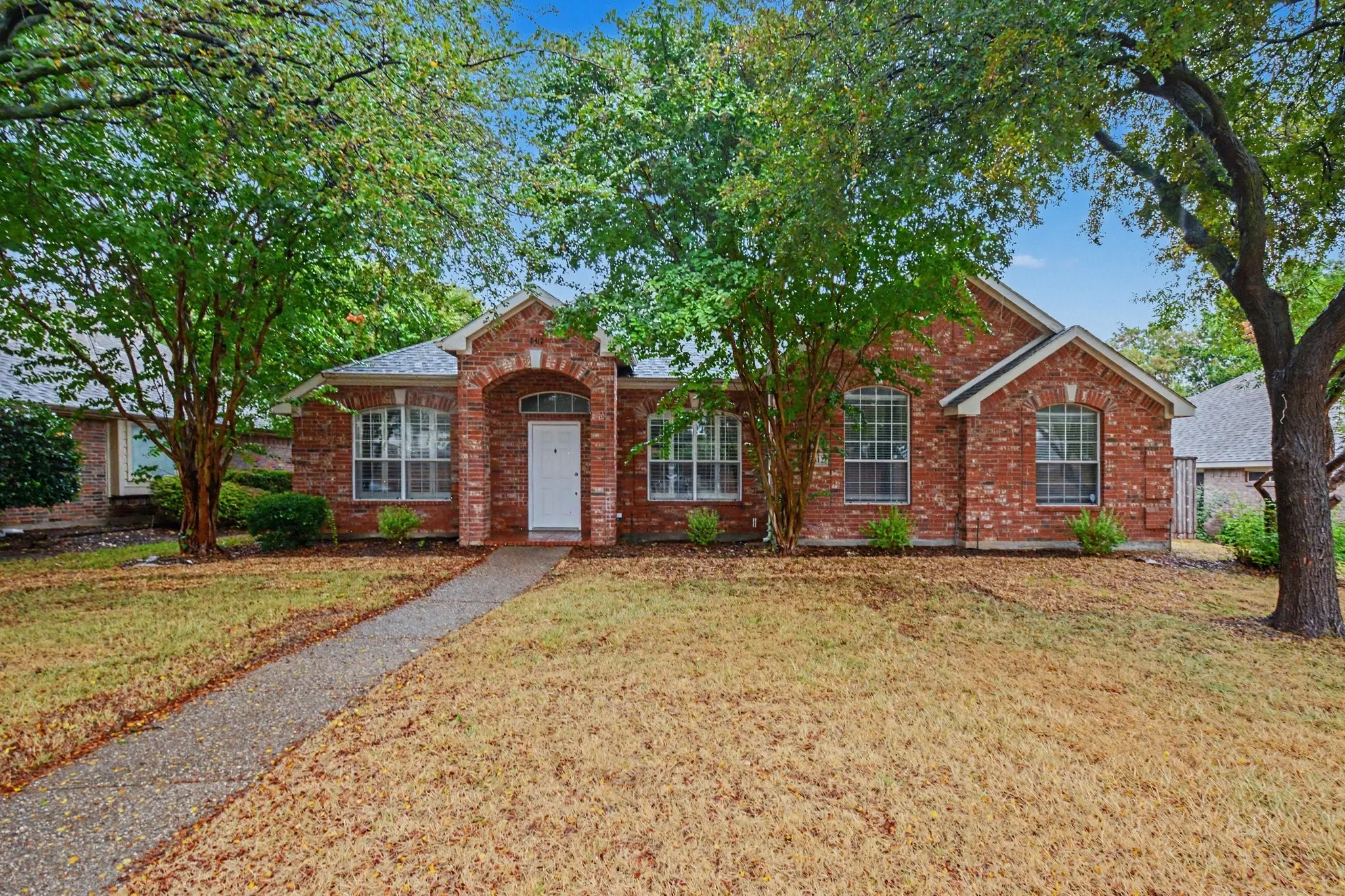 Single Family Residence For Sale in Collin County , 8412 Indianola Drive, Frisco, Texas 75033, 4 Bedroom, 2 Bathroom, 2 Garage spaces, 2,696 Sqft, built in 2000, mls#21404451, Real Estate Agent in Frisco, Homes For Sale in Collin county, Homes For Sale in Frisco, Realtor in Frisco Texas, Real Estate Brokerage Independent Realty Texas, Luminita Cordes Realtor
