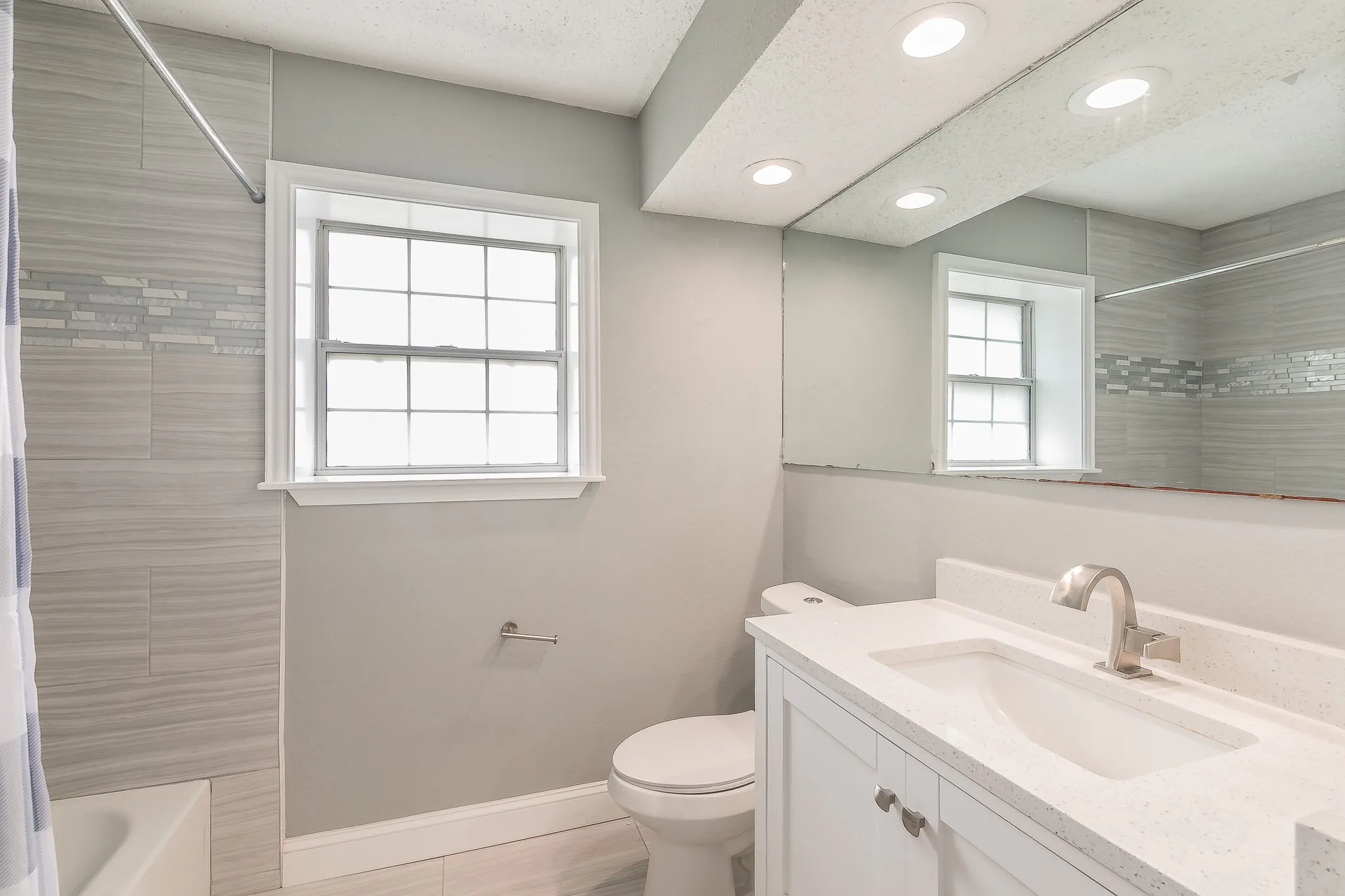 Single Family Residence For Rent in Tarrant County , 3909 Trail Lake Drive, Fort Worth, Texas 76109, 5 Bedroom, 4 Bathroom, 3 Garage spaces, 3,042 Sqft, built in 1949, mls#21404465, Real Estate Agent in Fort Worth, Homes For Rent in Tarrant county, Homes For Rent in Fort Worth, Realtor in Fort Worth Texas, Real Estate Brokerage Independent Realty Texas, Luminita Cordes Realtor