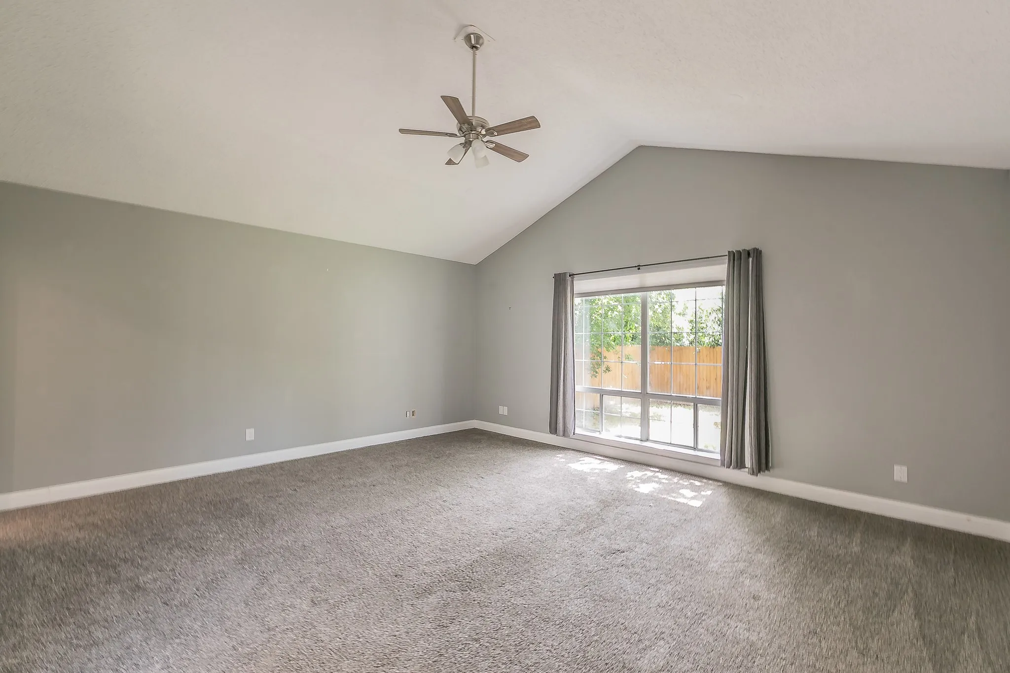 Single Family Residence For Rent in Tarrant County , 3909 Trail Lake Drive, Fort Worth, Texas 76109, 5 Bedroom, 4 Bathroom, 3 Garage spaces, 3,042 Sqft, built in 1949, mls#21404465, Real Estate Agent in Fort Worth, Homes For Rent in Tarrant county, Homes For Rent in Fort Worth, Realtor in Fort Worth Texas, Real Estate Brokerage Independent Realty Texas, Luminita Cordes Realtor