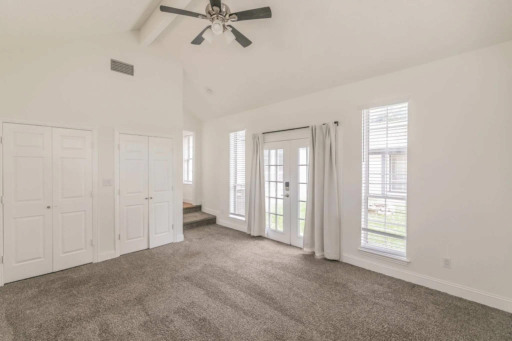 Single Family Residence For Rent in Tarrant County , 3909 Trail Lake Drive, Fort Worth, Texas 76109, 5 Bedroom, 4 Bathroom, 3 Garage spaces, 3,042 Sqft, built in 1949, mls#21404465, Real Estate Agent in Fort Worth, Homes For Rent in Tarrant county, Homes For Rent in Fort Worth, Realtor in Fort Worth Texas, Real Estate Brokerage Independent Realty Texas, Luminita Cordes Realtor