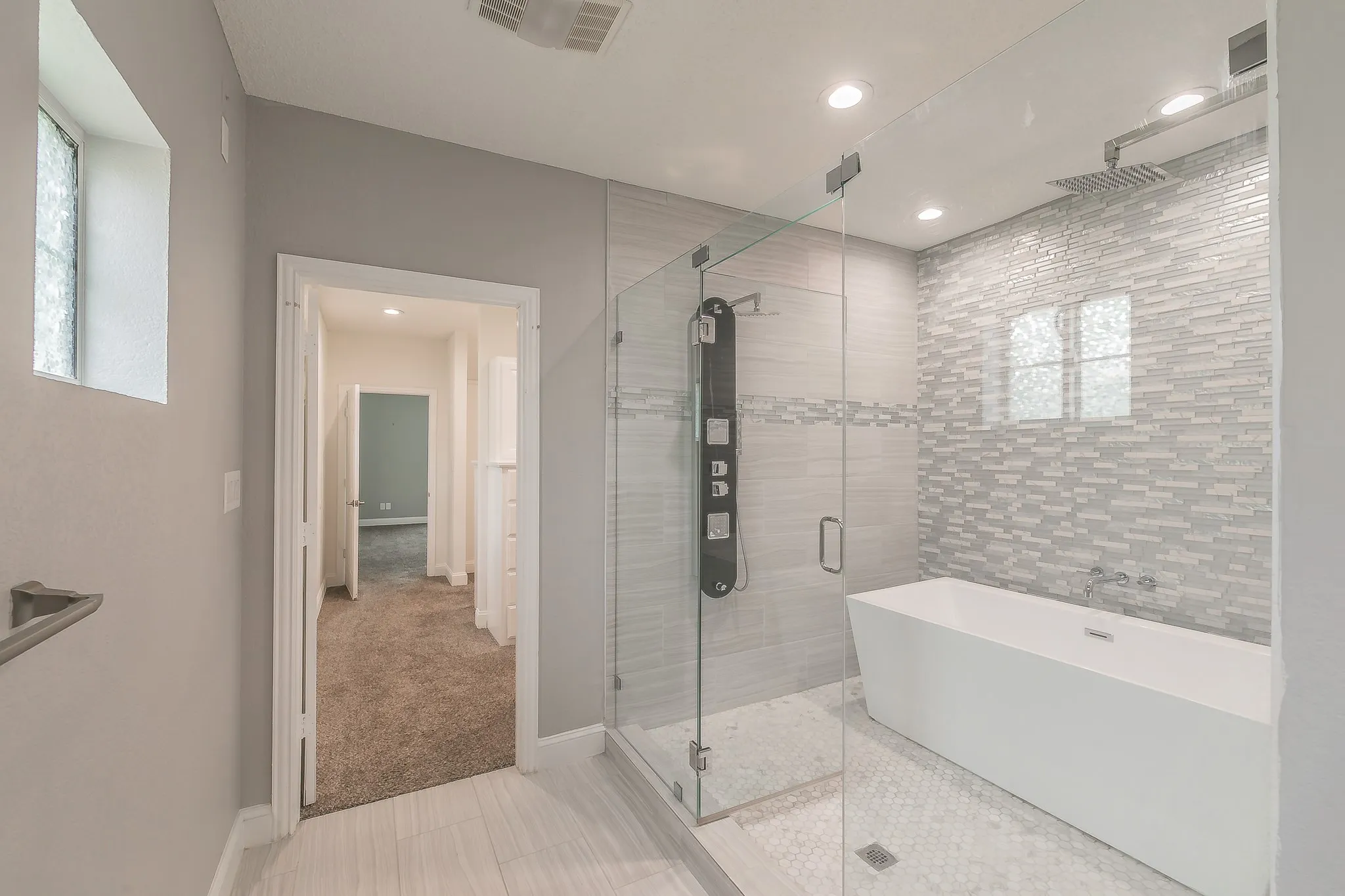 Single Family Residence For Rent in Tarrant County , 3909 Trail Lake Drive, Fort Worth, Texas 76109, 5 Bedroom, 4 Bathroom, 3 Garage spaces, 3,042 Sqft, built in 1949, mls#21404465, Real Estate Agent in Fort Worth, Homes For Rent in Tarrant county, Homes For Rent in Fort Worth, Realtor in Fort Worth Texas, Real Estate Brokerage Independent Realty Texas, Luminita Cordes Realtor