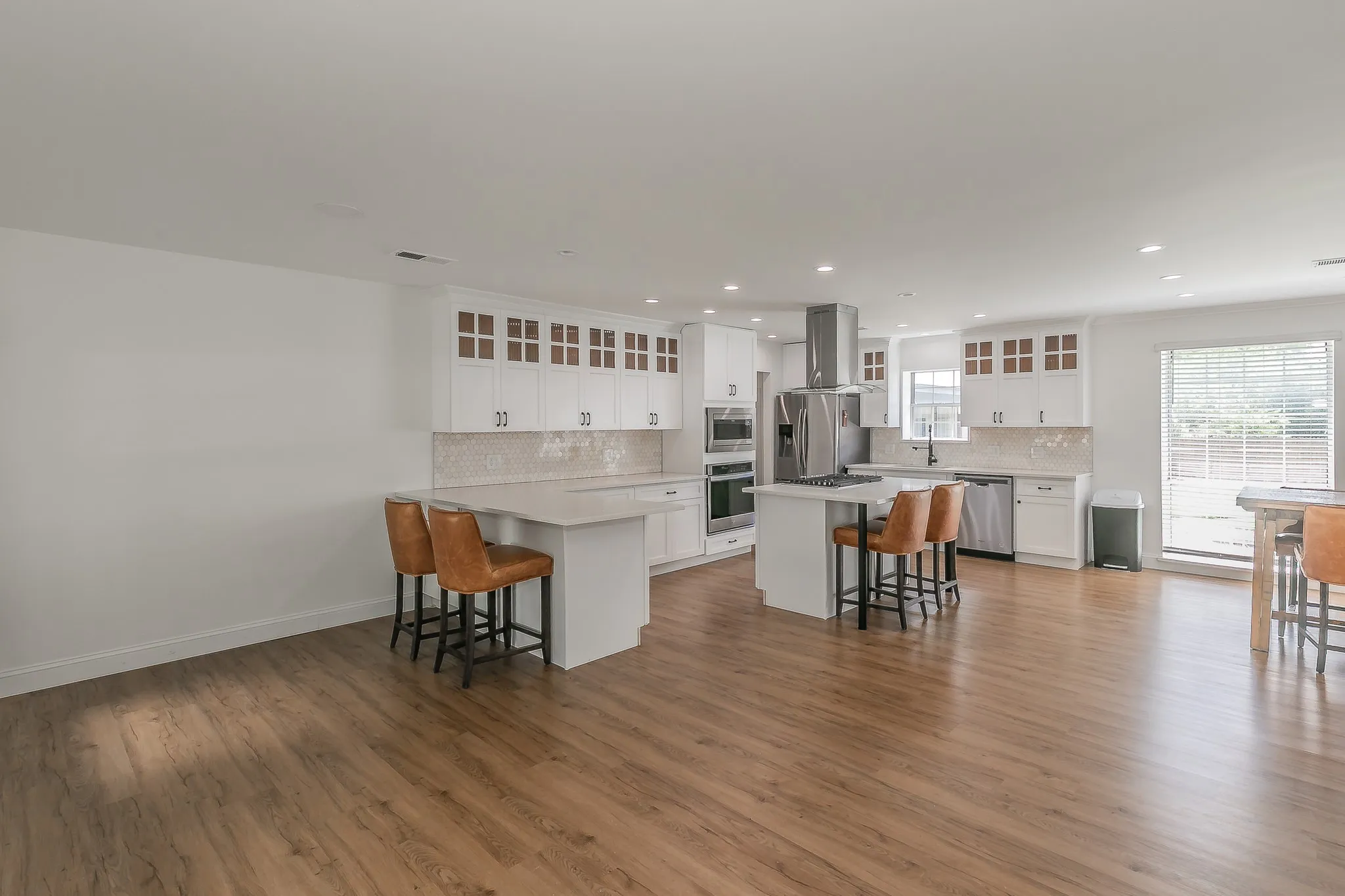 Single Family Residence For Rent in Tarrant County , 3909 Trail Lake Drive, Fort Worth, Texas 76109, 5 Bedroom, 4 Bathroom, 3 Garage spaces, 3,042 Sqft, built in 1949, mls#21404465, Real Estate Agent in Fort Worth, Homes For Rent in Tarrant county, Homes For Rent in Fort Worth, Realtor in Fort Worth Texas, Real Estate Brokerage Independent Realty Texas, Luminita Cordes Realtor