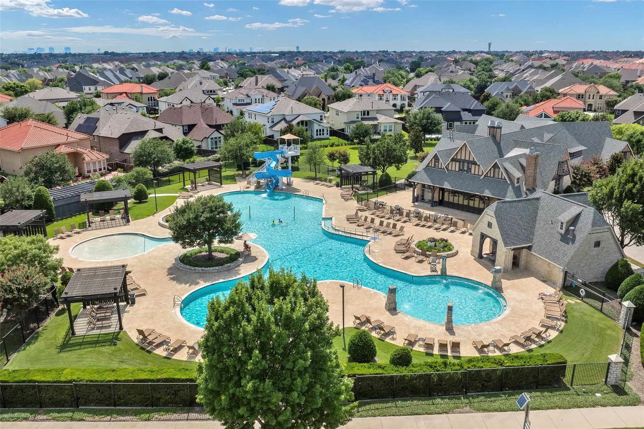 Single Family Residence For Sale in Collin County , 13853 Myatt Avenue, Frisco, Texas 75035, 5 Bedroom, 6 Bathroom, 3 Garage spaces, 5,199 Sqft, built in 2013, mls#21404464, Real Estate Agent in Frisco, Homes For Sale in Collin county, Homes For Sale in Frisco, Realtor in Frisco Texas, Real Estate Brokerage Independent Realty Texas, Luminita Cordes Realtor
