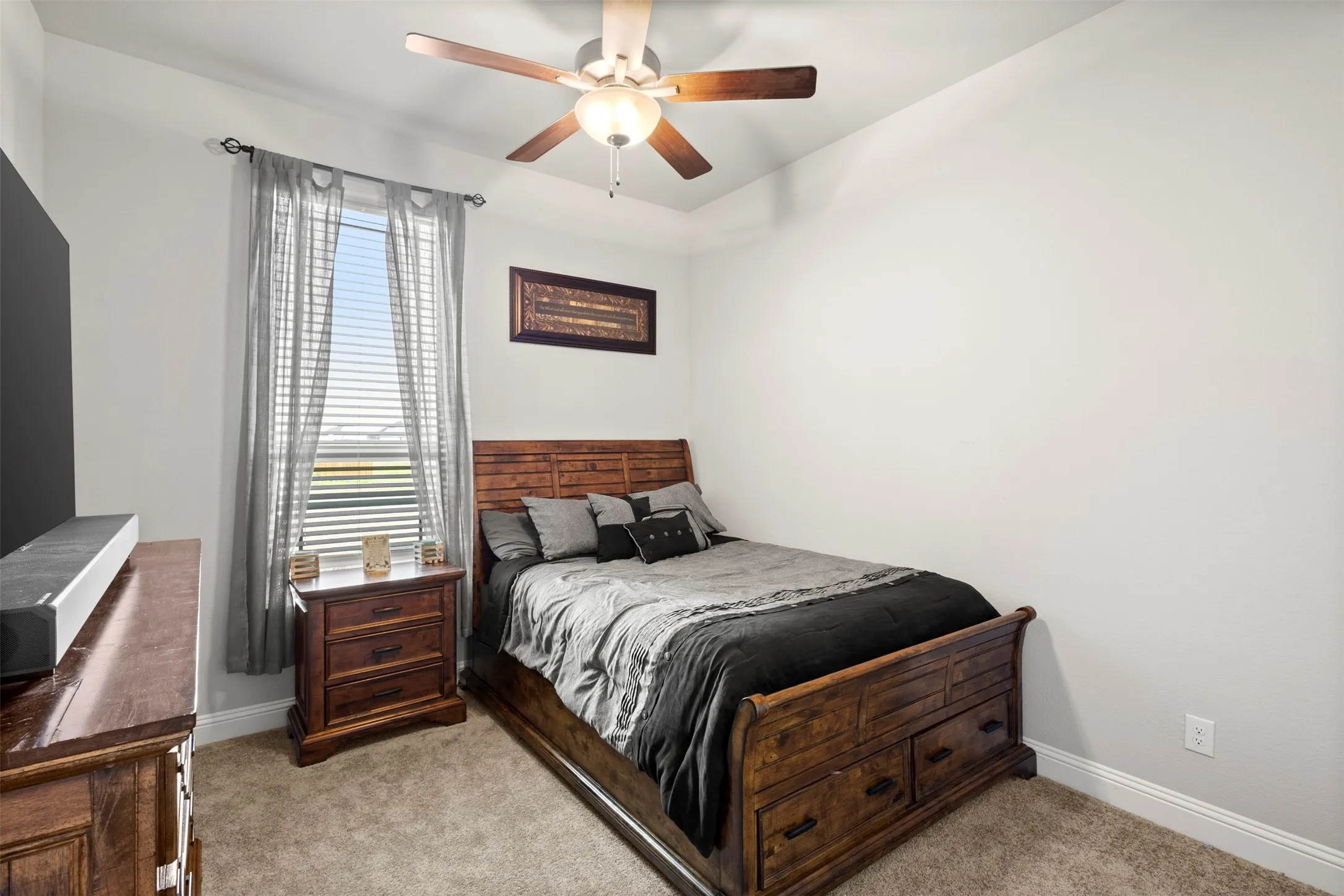 Single Family Residence For Sale in Ellis County , 121 Muscogee Drive, Waxahachie, Texas 75165, 4 Bedroom, 3 Bathroom, 3 Garage spaces, 2,796 Sqft, built in 2023, mls#21401044, Real Estate Agent in Waxahachie, Homes For Sale in Ellis county, Homes For Sale in Waxahachie, Realtor in Waxahachie Texas, Real Estate Brokerage Independent Realty Texas, Luminita Cordes Realtor