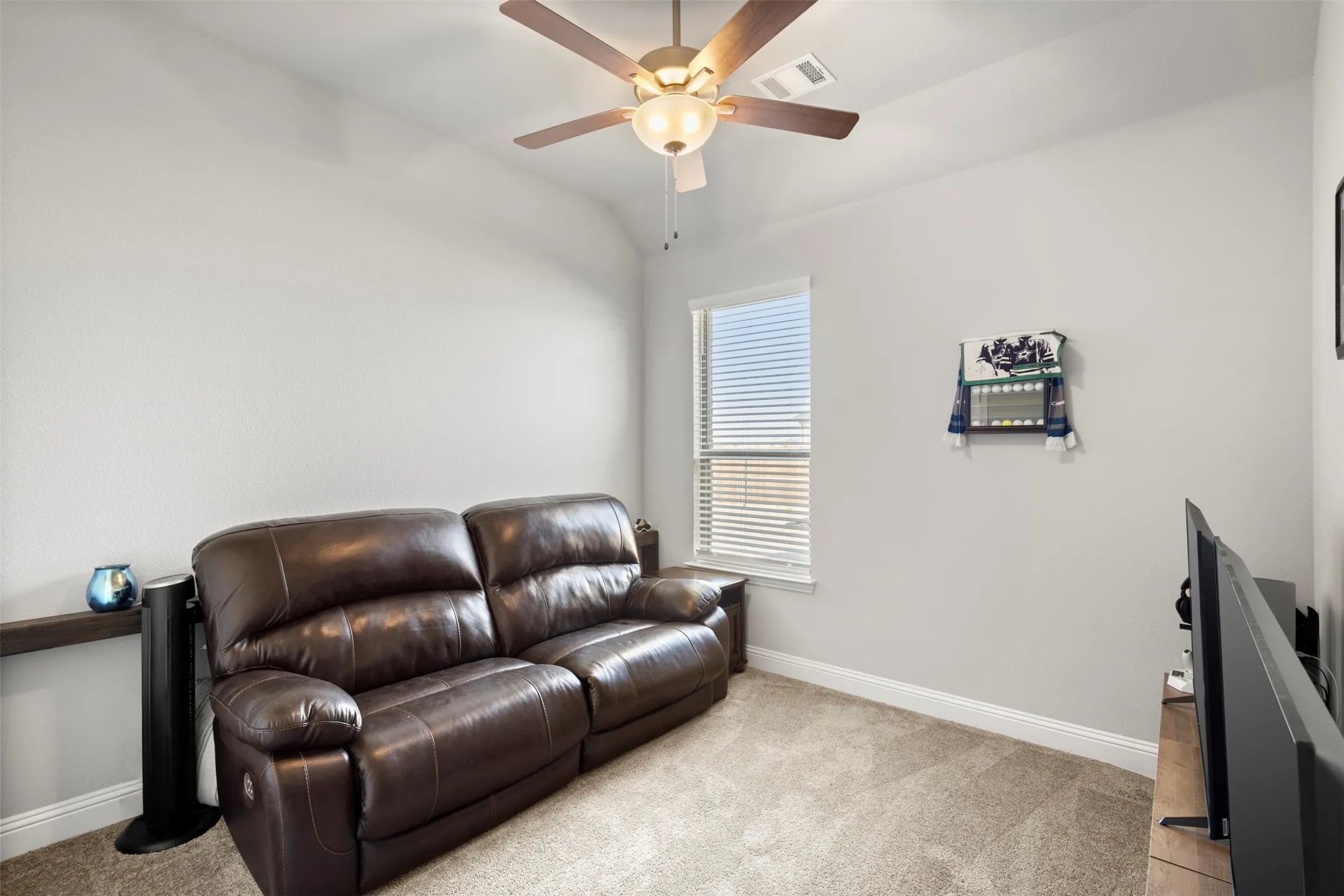 Single Family Residence For Sale in Ellis County , 121 Muscogee Drive, Waxahachie, Texas 75165, 4 Bedroom, 3 Bathroom, 3 Garage spaces, 2,796 Sqft, built in 2023, mls#21401044, Real Estate Agent in Waxahachie, Homes For Sale in Ellis county, Homes For Sale in Waxahachie, Realtor in Waxahachie Texas, Real Estate Brokerage Independent Realty Texas, Luminita Cordes Realtor