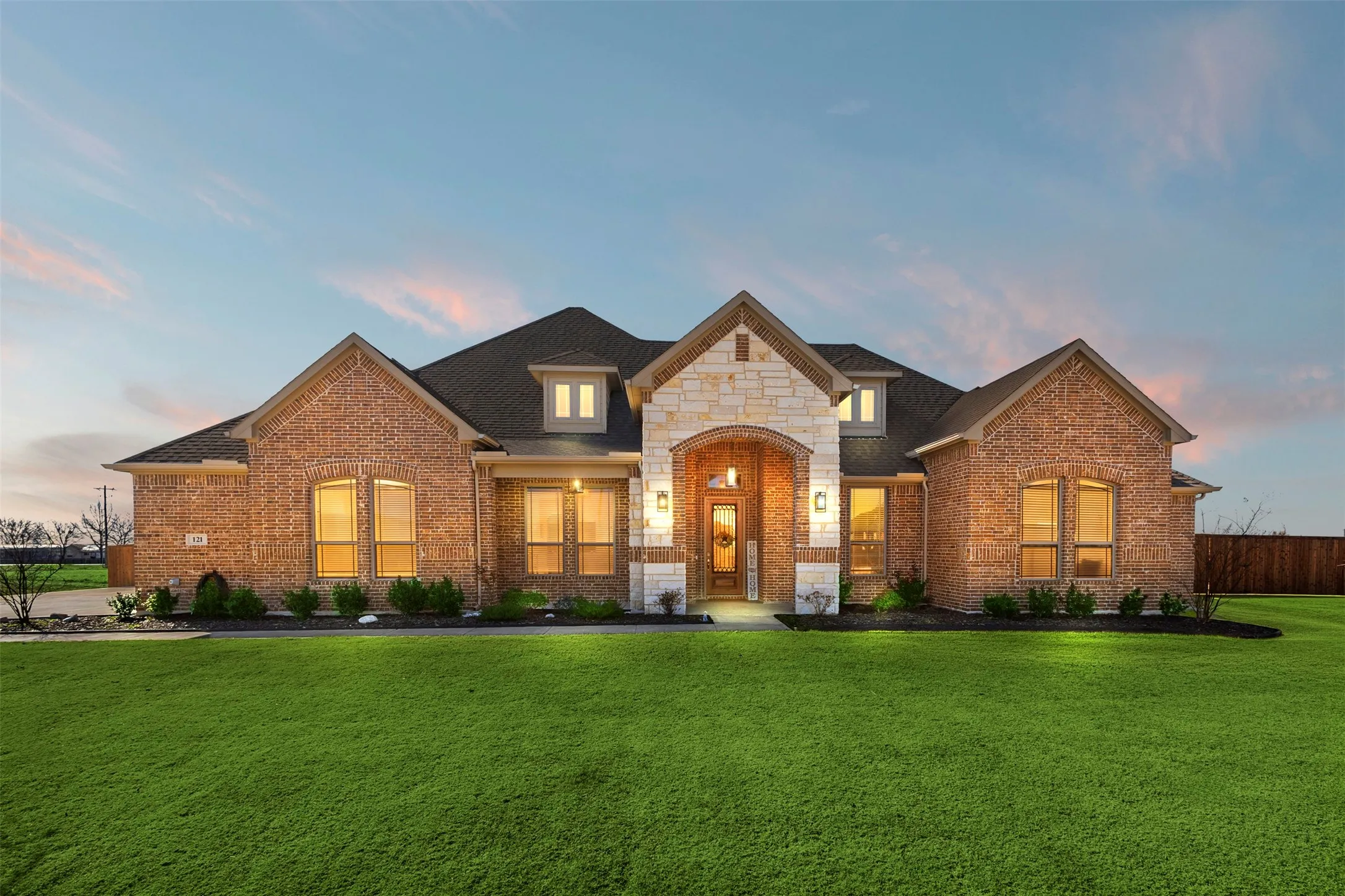 Single Family Residence For Sale in Ellis County , 121 Muscogee Drive, Waxahachie, Texas 75165, 4 Bedroom, 3 Bathroom, 3 Garage spaces, 2,796 Sqft, built in 2023, mls#21401044, Real Estate Agent in Waxahachie, Homes For Sale in Ellis county, Homes For Sale in Waxahachie, Realtor in Waxahachie Texas, Real Estate Brokerage Independent Realty Texas, Luminita Cordes Realtor