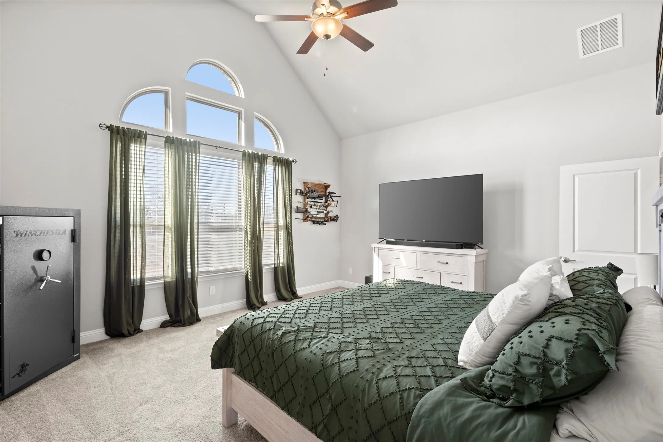 Single Family Residence For Sale in Ellis County , 121 Muscogee Drive, Waxahachie, Texas 75165, 4 Bedroom, 3 Bathroom, 3 Garage spaces, 2,796 Sqft, built in 2023, mls#21401044, Real Estate Agent in Waxahachie, Homes For Sale in Ellis county, Homes For Sale in Waxahachie, Realtor in Waxahachie Texas, Real Estate Brokerage Independent Realty Texas, Luminita Cordes Realtor