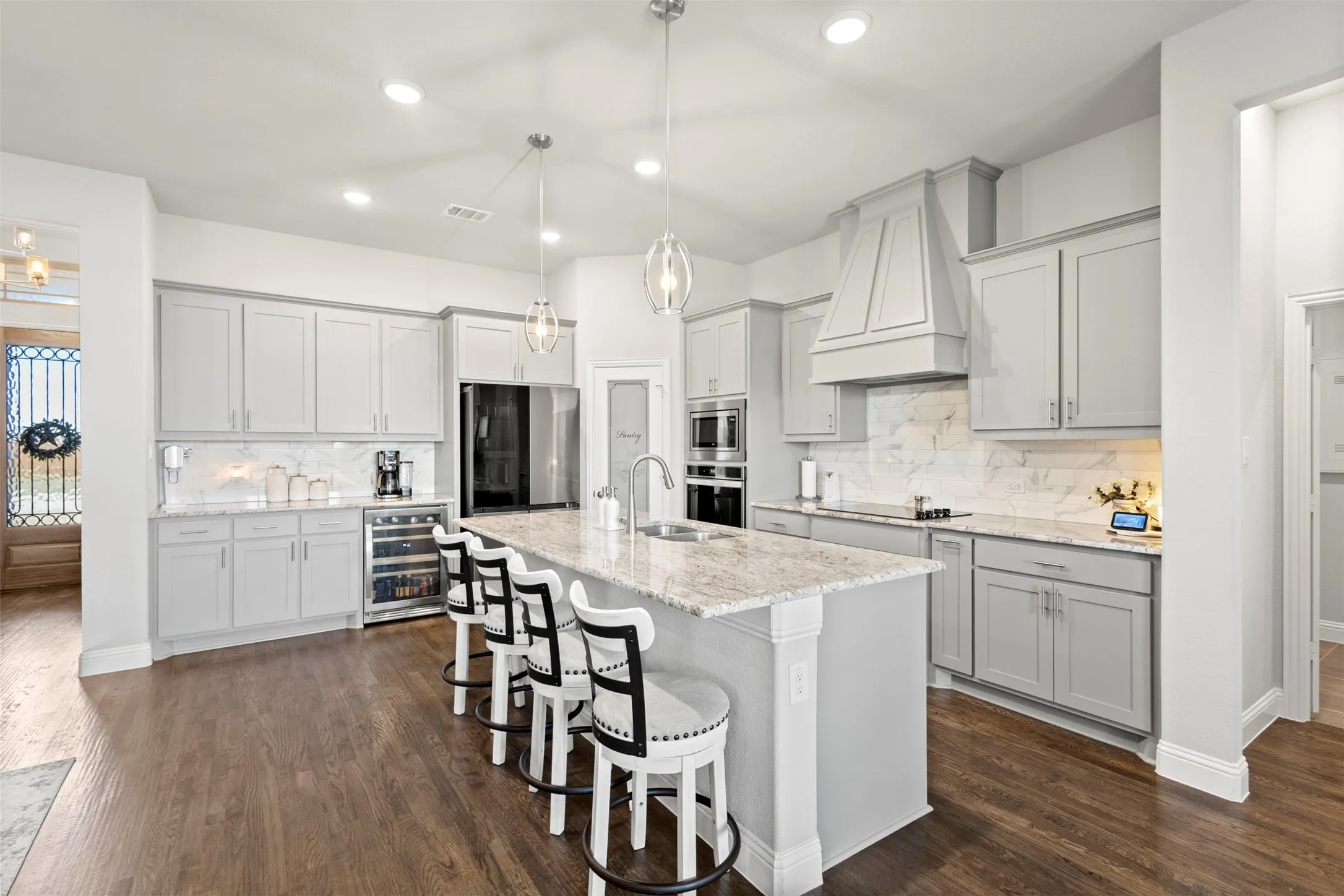 Single Family Residence For Sale in Ellis County , 121 Muscogee Drive, Waxahachie, Texas 75165, 4 Bedroom, 3 Bathroom, 3 Garage spaces, 2,796 Sqft, built in 2023, mls#21401044, Real Estate Agent in Waxahachie, Homes For Sale in Ellis county, Homes For Sale in Waxahachie, Realtor in Waxahachie Texas, Real Estate Brokerage Independent Realty Texas, Luminita Cordes Realtor