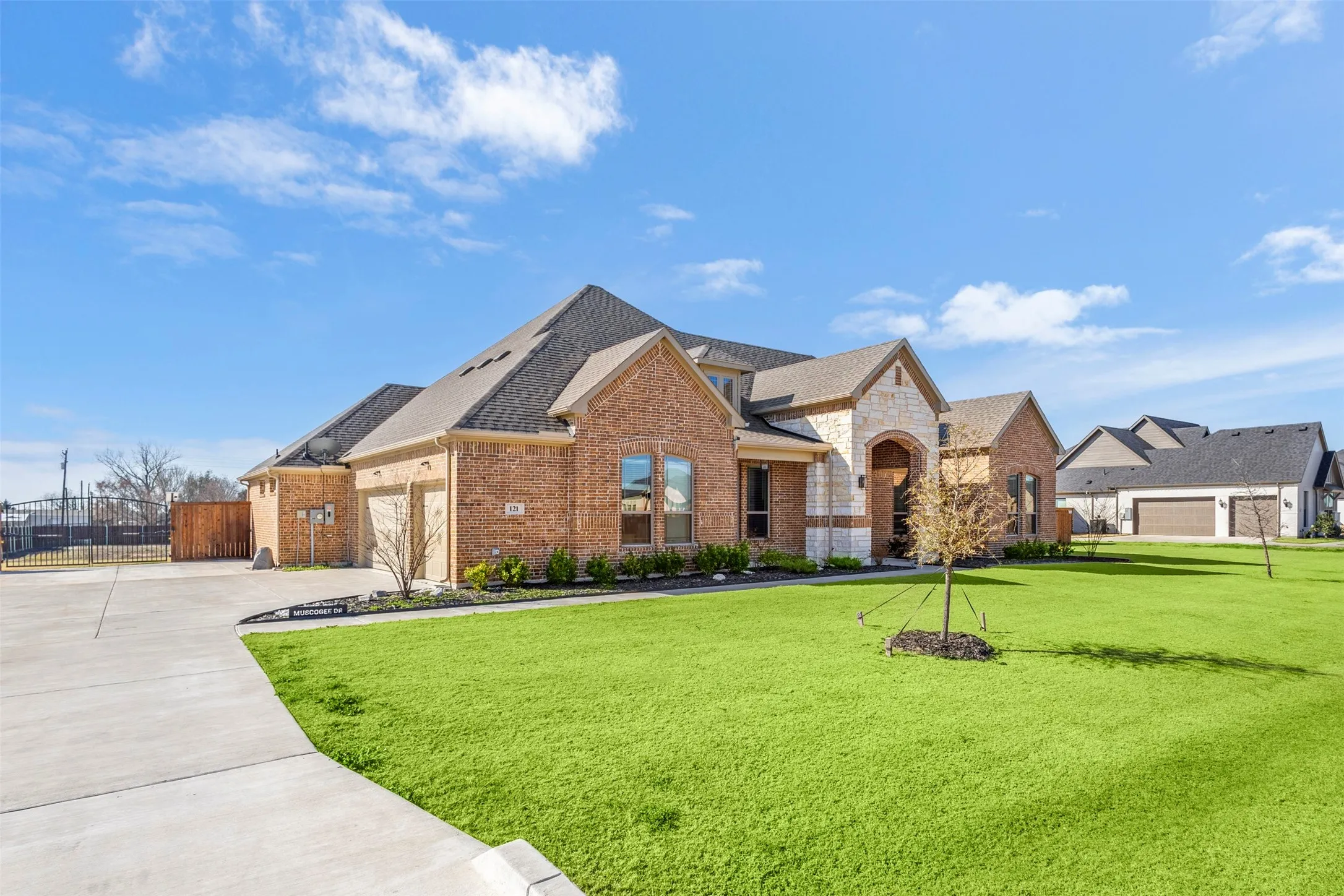 Single Family Residence For Sale in Ellis County , 121 Muscogee Drive, Waxahachie, Texas 75165, 4 Bedroom, 3 Bathroom, 3 Garage spaces, 2,796 Sqft, built in 2023, mls#21401044, Real Estate Agent in Waxahachie, Homes For Sale in Ellis county, Homes For Sale in Waxahachie, Realtor in Waxahachie Texas, Real Estate Brokerage Independent Realty Texas, Luminita Cordes Realtor