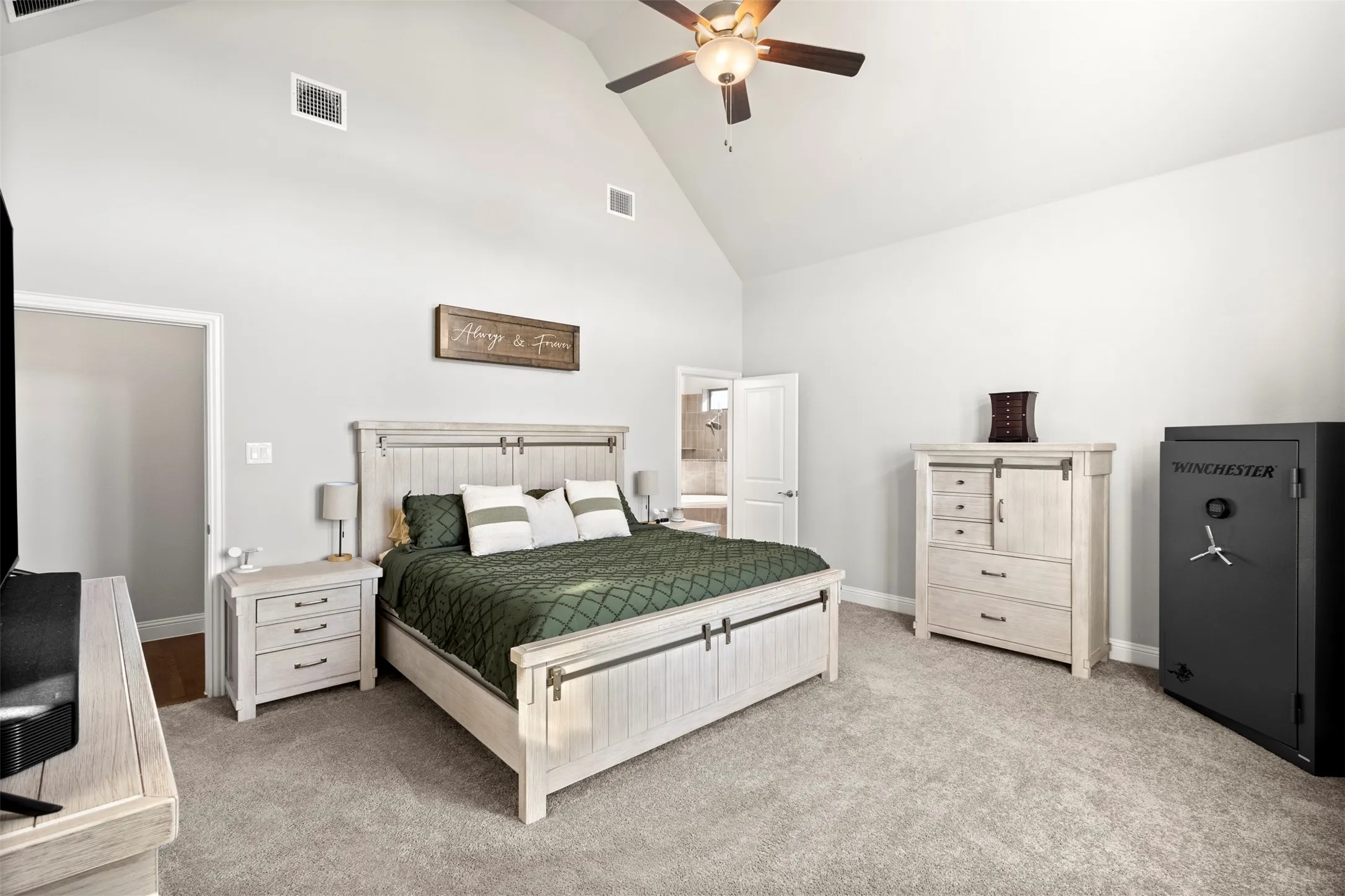 Single Family Residence For Sale in Ellis County , 121 Muscogee Drive, Waxahachie, Texas 75165, 4 Bedroom, 3 Bathroom, 3 Garage spaces, 2,796 Sqft, built in 2023, mls#21401044, Real Estate Agent in Waxahachie, Homes For Sale in Ellis county, Homes For Sale in Waxahachie, Realtor in Waxahachie Texas, Real Estate Brokerage Independent Realty Texas, Luminita Cordes Realtor