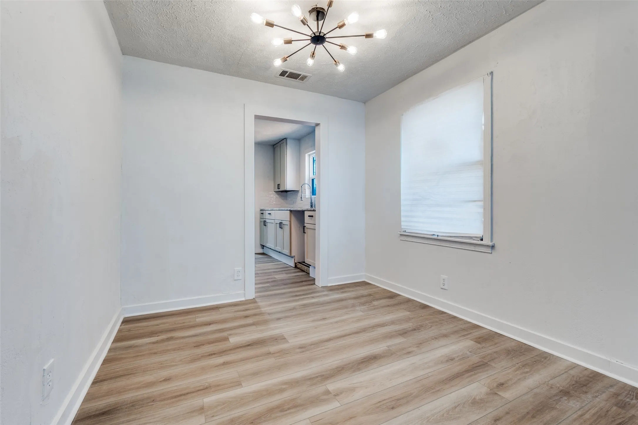 Single Family Residence For Sale in Dallas County , 3455 Kellogg Avenue, Dallas, Texas 75216, 4 Bedroom, 2 Bathroom, Garage spaces, 1,633 Sqft, built in 1950, mls#21404300, Real Estate Agent in Dallas, Homes For Sale in Dallas county, Homes For Sale in Dallas, Realtor in Dallas Texas, Real Estate Brokerage Independent Realty Texas, Luminita Cordes Realtor