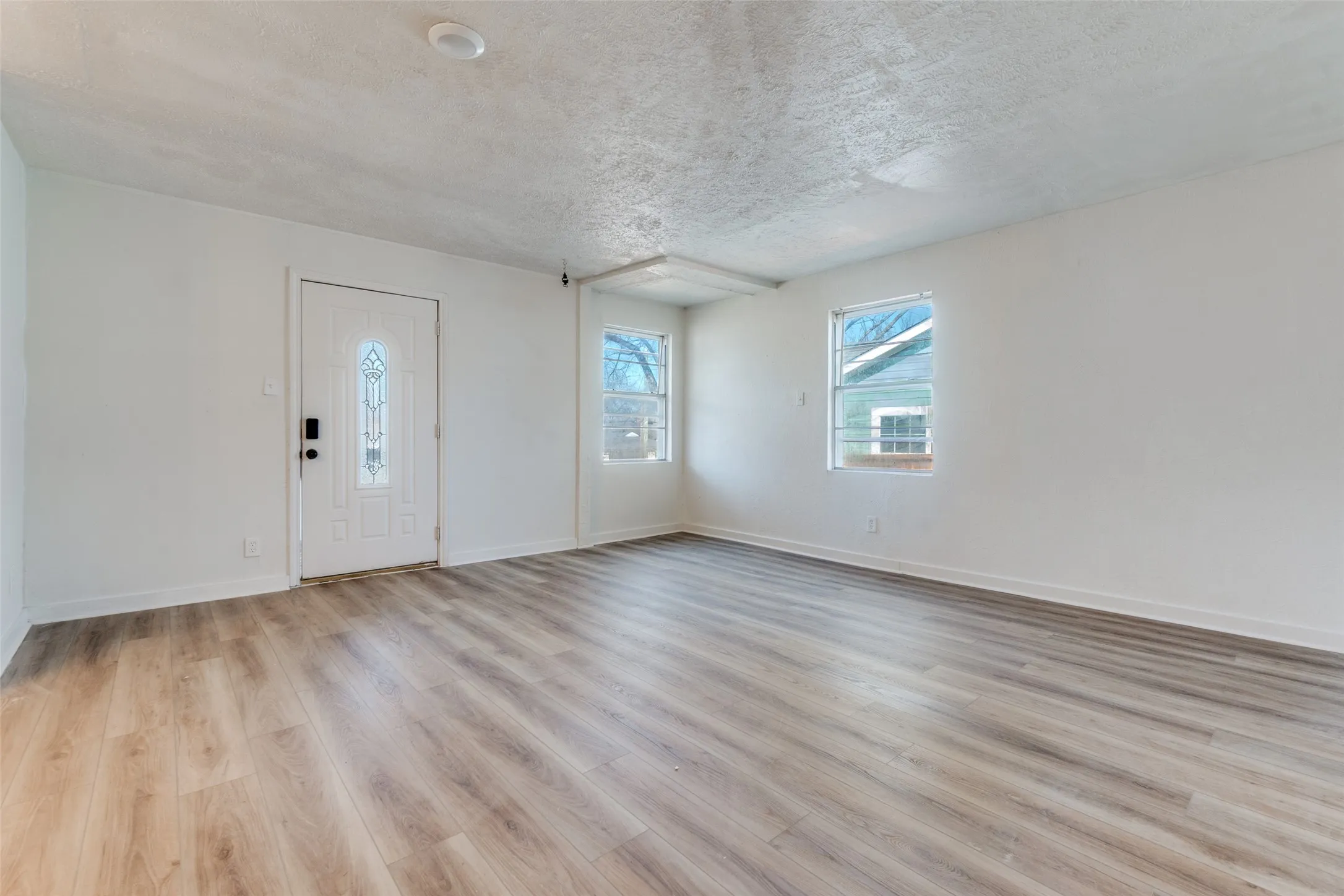 Single Family Residence For Sale in Dallas County , 3455 Kellogg Avenue, Dallas, Texas 75216, 4 Bedroom, 2 Bathroom, Garage spaces, 1,633 Sqft, built in 1950, mls#21404300, Real Estate Agent in Dallas, Homes For Sale in Dallas county, Homes For Sale in Dallas, Realtor in Dallas Texas, Real Estate Brokerage Independent Realty Texas, Luminita Cordes Realtor