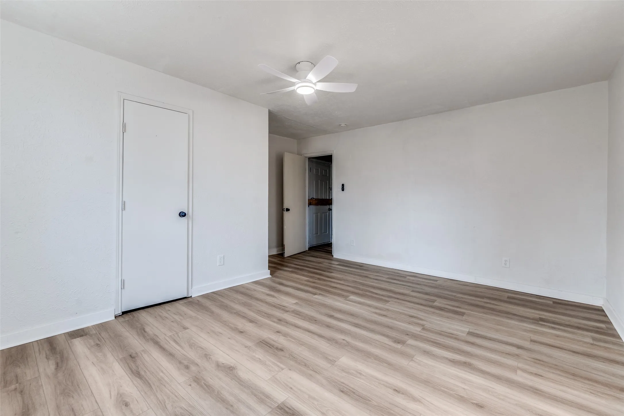 Single Family Residence For Sale in Dallas County , 3455 Kellogg Avenue, Dallas, Texas 75216, 4 Bedroom, 2 Bathroom, Garage spaces, 1,633 Sqft, built in 1950, mls#21404300, Real Estate Agent in Dallas, Homes For Sale in Dallas county, Homes For Sale in Dallas, Realtor in Dallas Texas, Real Estate Brokerage Independent Realty Texas, Luminita Cordes Realtor