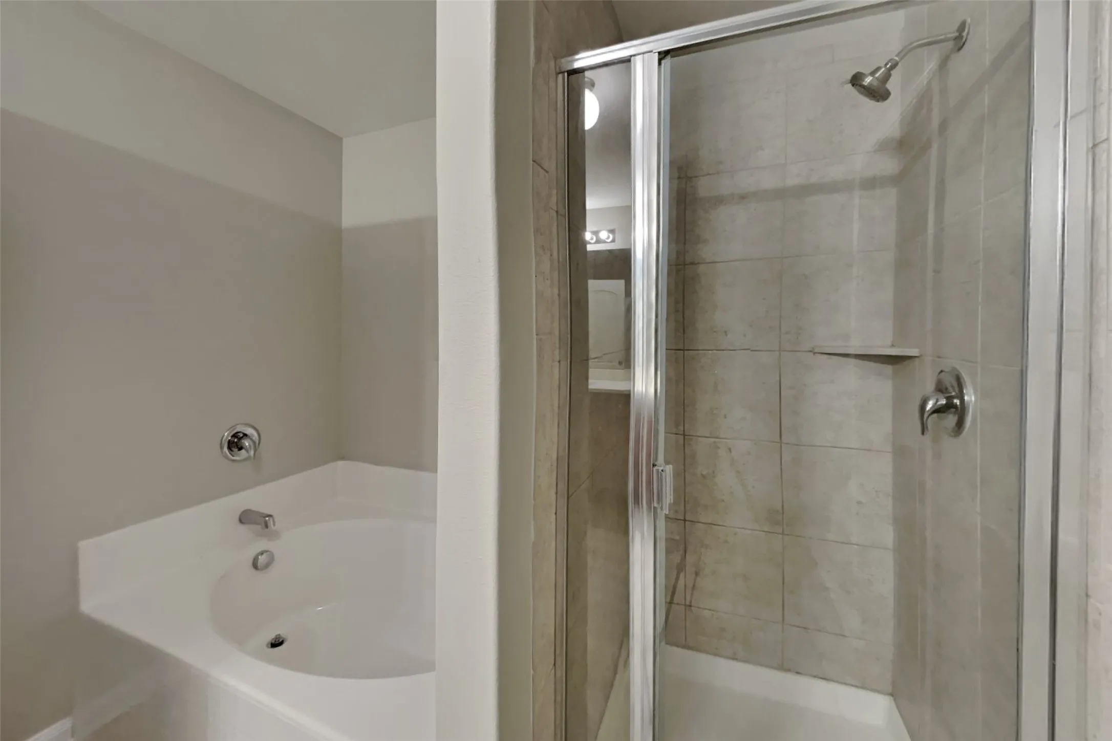 Single Family Residence For Rent in Tarrant County , 6237 Ryan Creek Road, Fort Worth, Texas 76179, 4 Bedroom, 2 Bathroom, 2 Garage spaces, 1,678 Sqft, built in 2015, mls#21404468, Real Estate Agent in Fort Worth, Homes For Rent in Tarrant county, Homes For Rent in Fort Worth, Realtor in Fort Worth Texas, Real Estate Brokerage Independent Realty Texas, Luminita Cordes Realtor