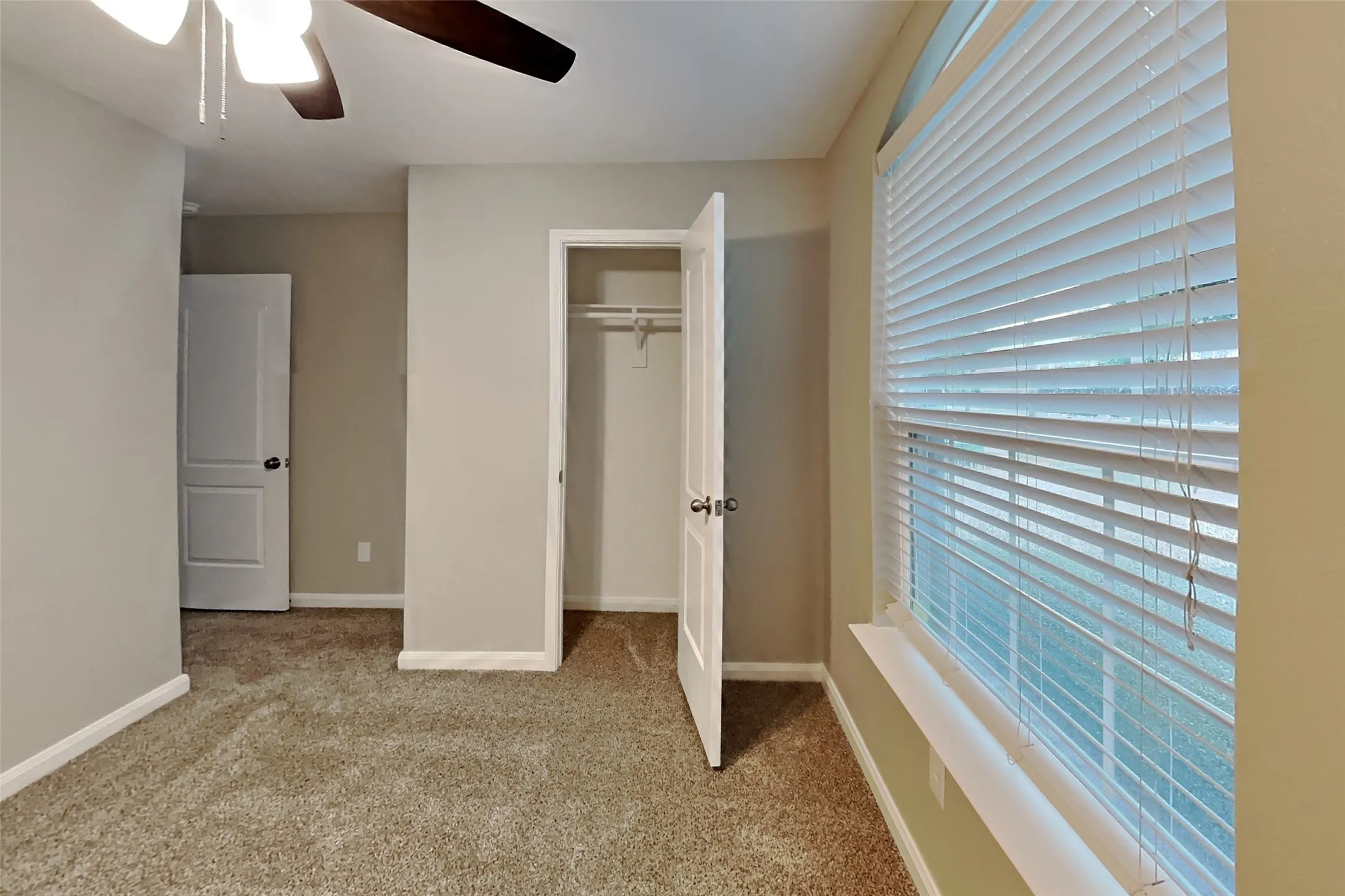 Single Family Residence For Rent in Tarrant County , 6237 Ryan Creek Road, Fort Worth, Texas 76179, 4 Bedroom, 2 Bathroom, 2 Garage spaces, 1,678 Sqft, built in 2015, mls#21404468, Real Estate Agent in Fort Worth, Homes For Rent in Tarrant county, Homes For Rent in Fort Worth, Realtor in Fort Worth Texas, Real Estate Brokerage Independent Realty Texas, Luminita Cordes Realtor