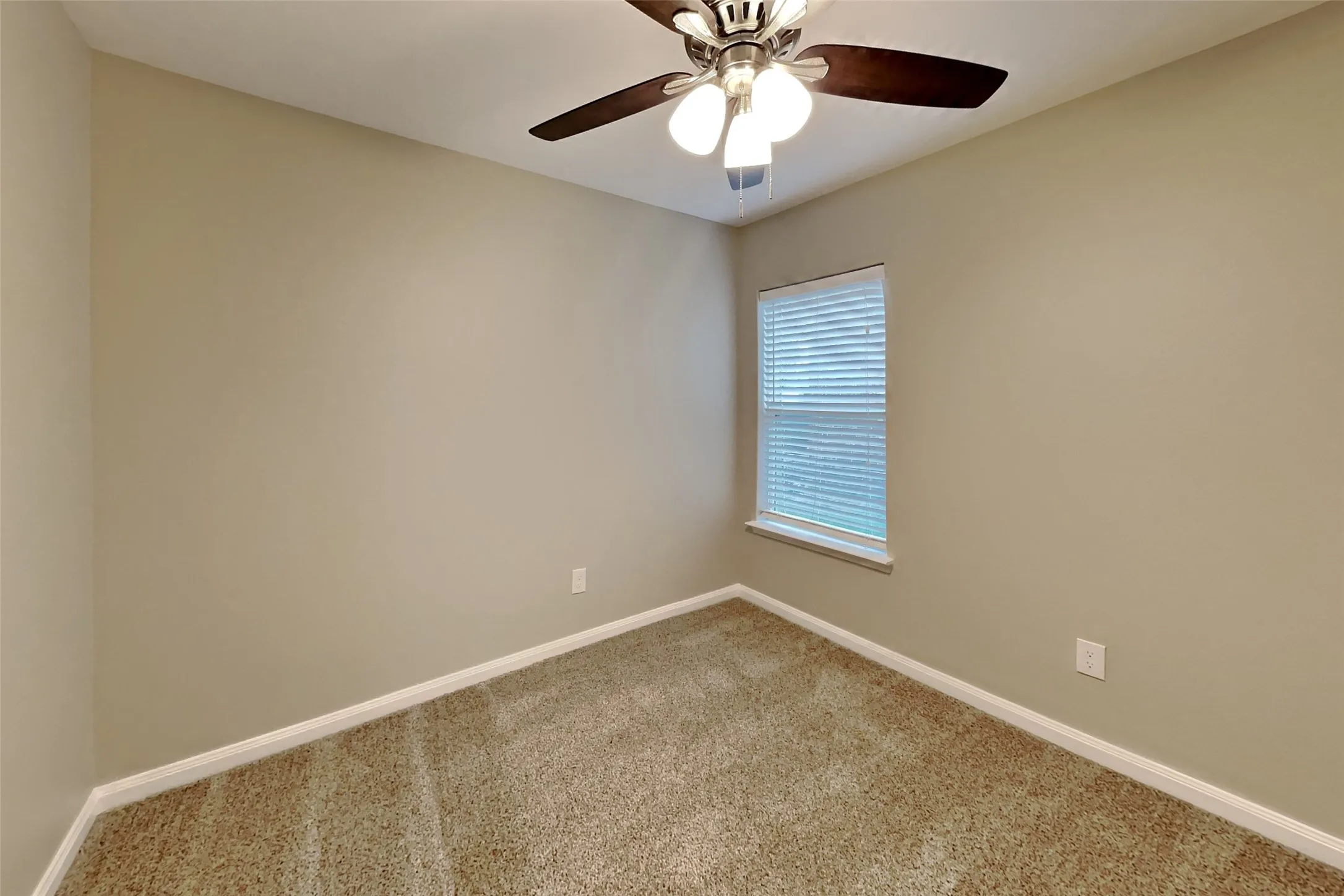 Single Family Residence For Rent in Tarrant County , 6237 Ryan Creek Road, Fort Worth, Texas 76179, 4 Bedroom, 2 Bathroom, 2 Garage spaces, 1,678 Sqft, built in 2015, mls#21404468, Real Estate Agent in Fort Worth, Homes For Rent in Tarrant county, Homes For Rent in Fort Worth, Realtor in Fort Worth Texas, Real Estate Brokerage Independent Realty Texas, Luminita Cordes Realtor