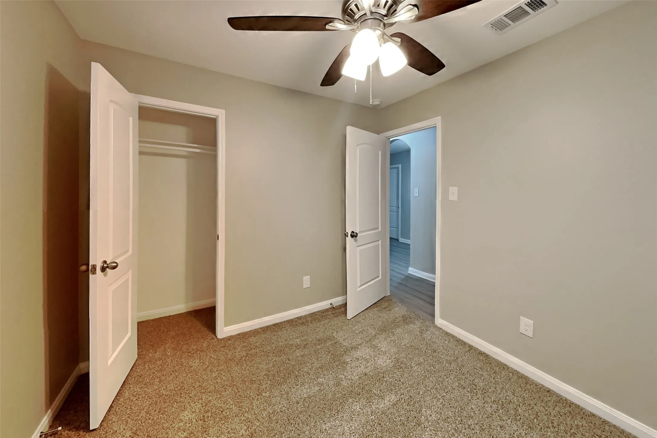Single Family Residence For Rent in Tarrant County , 6237 Ryan Creek Road, Fort Worth, Texas 76179, 4 Bedroom, 2 Bathroom, 2 Garage spaces, 1,678 Sqft, built in 2015, mls#21404468, Real Estate Agent in Fort Worth, Homes For Rent in Tarrant county, Homes For Rent in Fort Worth, Realtor in Fort Worth Texas, Real Estate Brokerage Independent Realty Texas, Luminita Cordes Realtor