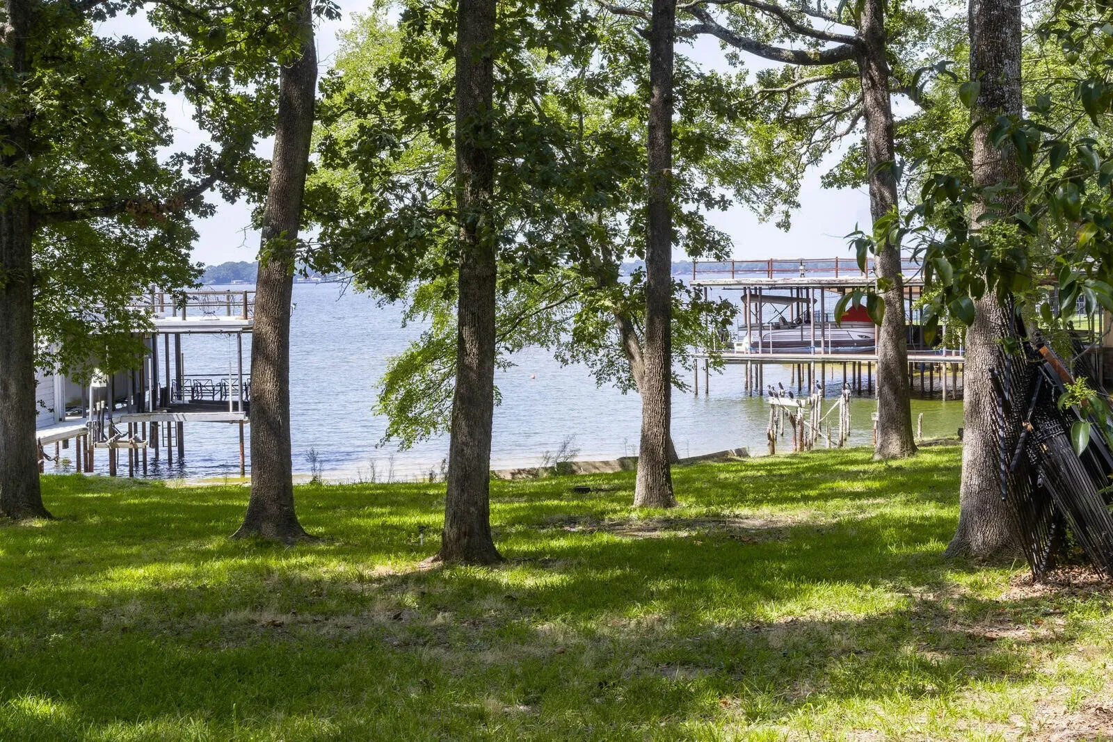 Single Family Residence For Sale in Henderson County , 6851 Double Bridge Road, Mabank, Texas 75156, 4 Bedroom, 3 Bathroom, Garage spaces, 3,073 Sqft, built in 1979, mls#21404470, Real Estate Agent in Mabank, Homes For Sale in Henderson county, Homes For Sale in Mabank, Realtor in Mabank Texas, Real Estate Brokerage Independent Realty Texas, Luminita Cordes Realtor