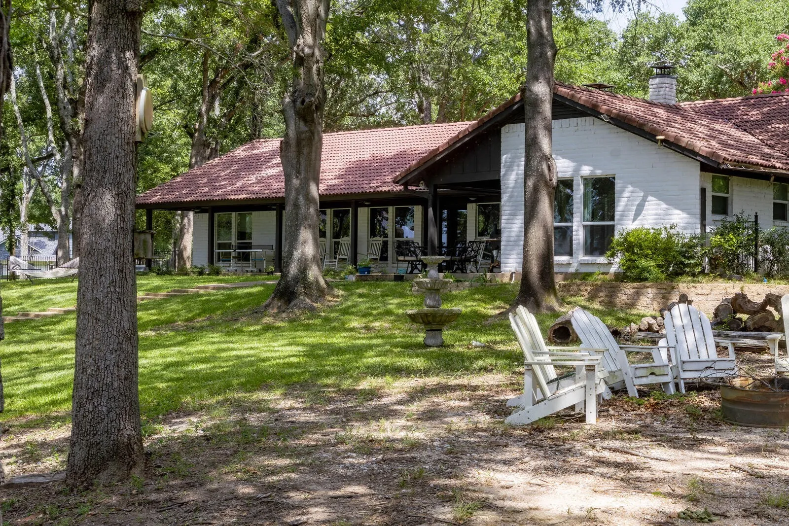 Single Family Residence For Sale in Henderson County , 6851 Double Bridge Road, Mabank, Texas 75156, 4 Bedroom, 3 Bathroom, Garage spaces, 3,073 Sqft, built in 1979, mls#21404470, Real Estate Agent in Mabank, Homes For Sale in Henderson county, Homes For Sale in Mabank, Realtor in Mabank Texas, Real Estate Brokerage Independent Realty Texas, Luminita Cordes Realtor