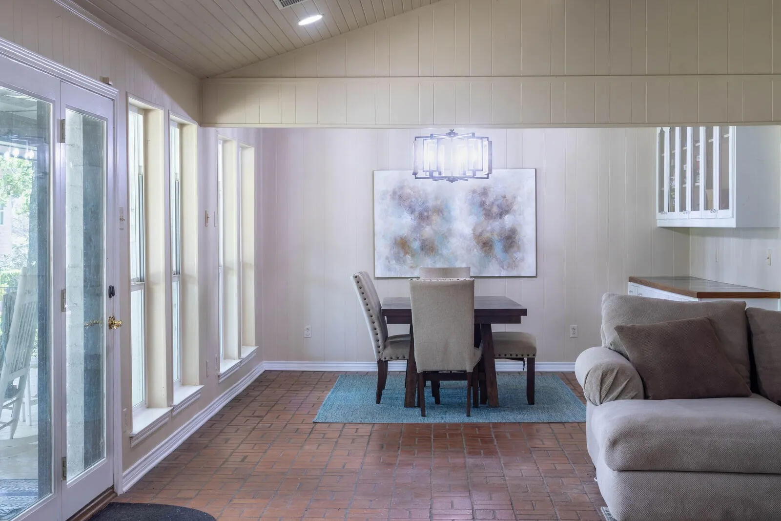 Single Family Residence For Sale in Henderson County , 6851 Double Bridge Road, Mabank, Texas 75156, 4 Bedroom, 3 Bathroom, Garage spaces, 3,073 Sqft, built in 1979, mls#21404470, Real Estate Agent in Mabank, Homes For Sale in Henderson county, Homes For Sale in Mabank, Realtor in Mabank Texas, Real Estate Brokerage Independent Realty Texas, Luminita Cordes Realtor