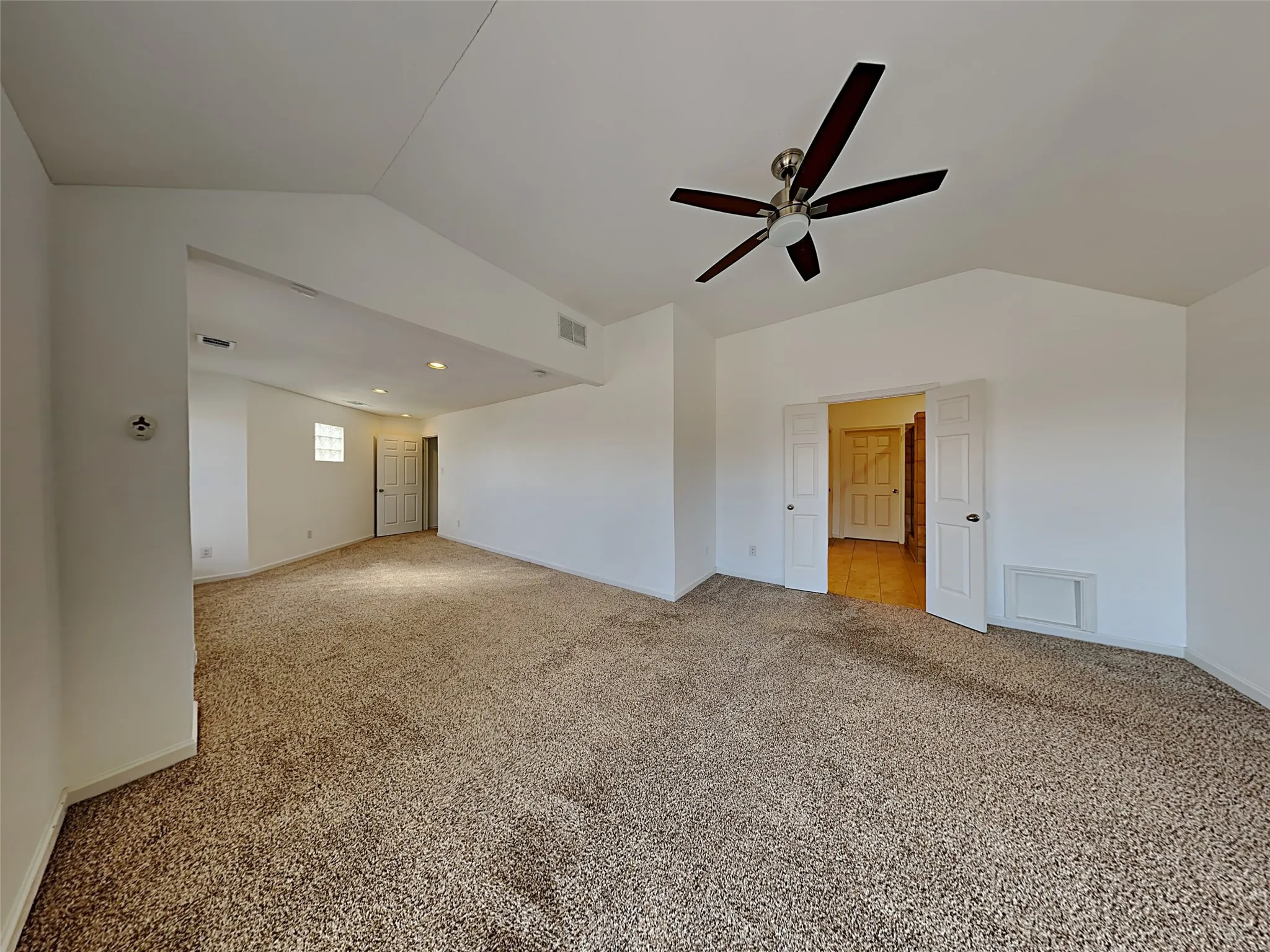 Single Family Residence For Rent in Rockwall County , 4322 Duck Pond Lane, Rowlett, Texas 75088, 4 Bedroom, 3 Bathroom, 2 Garage spaces, 2,089 Sqft, built in 1991, mls#21403898, Real Estate Agent in Rowlett, Homes For Rent in Rockwall county, Homes For Rent in Rowlett, Realtor in Rowlett Texas, Real Estate Brokerage Independent Realty Texas, Luminita Cordes Realtor
