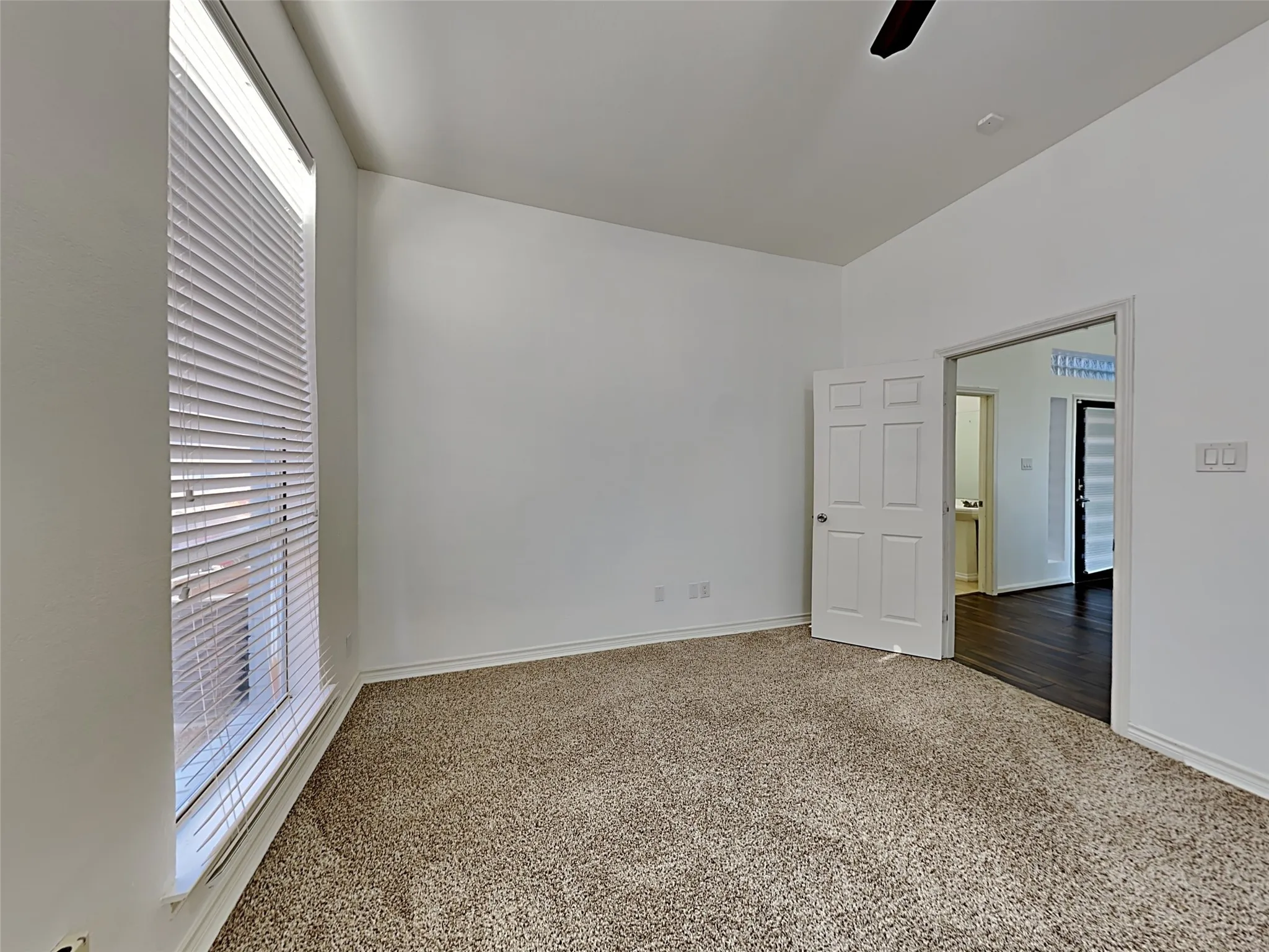 Single Family Residence For Rent in Rockwall County , 4322 Duck Pond Lane, Rowlett, Texas 75088, 4 Bedroom, 3 Bathroom, 2 Garage spaces, 2,089 Sqft, built in 1991, mls#21403898, Real Estate Agent in Rowlett, Homes For Rent in Rockwall county, Homes For Rent in Rowlett, Realtor in Rowlett Texas, Real Estate Brokerage Independent Realty Texas, Luminita Cordes Realtor