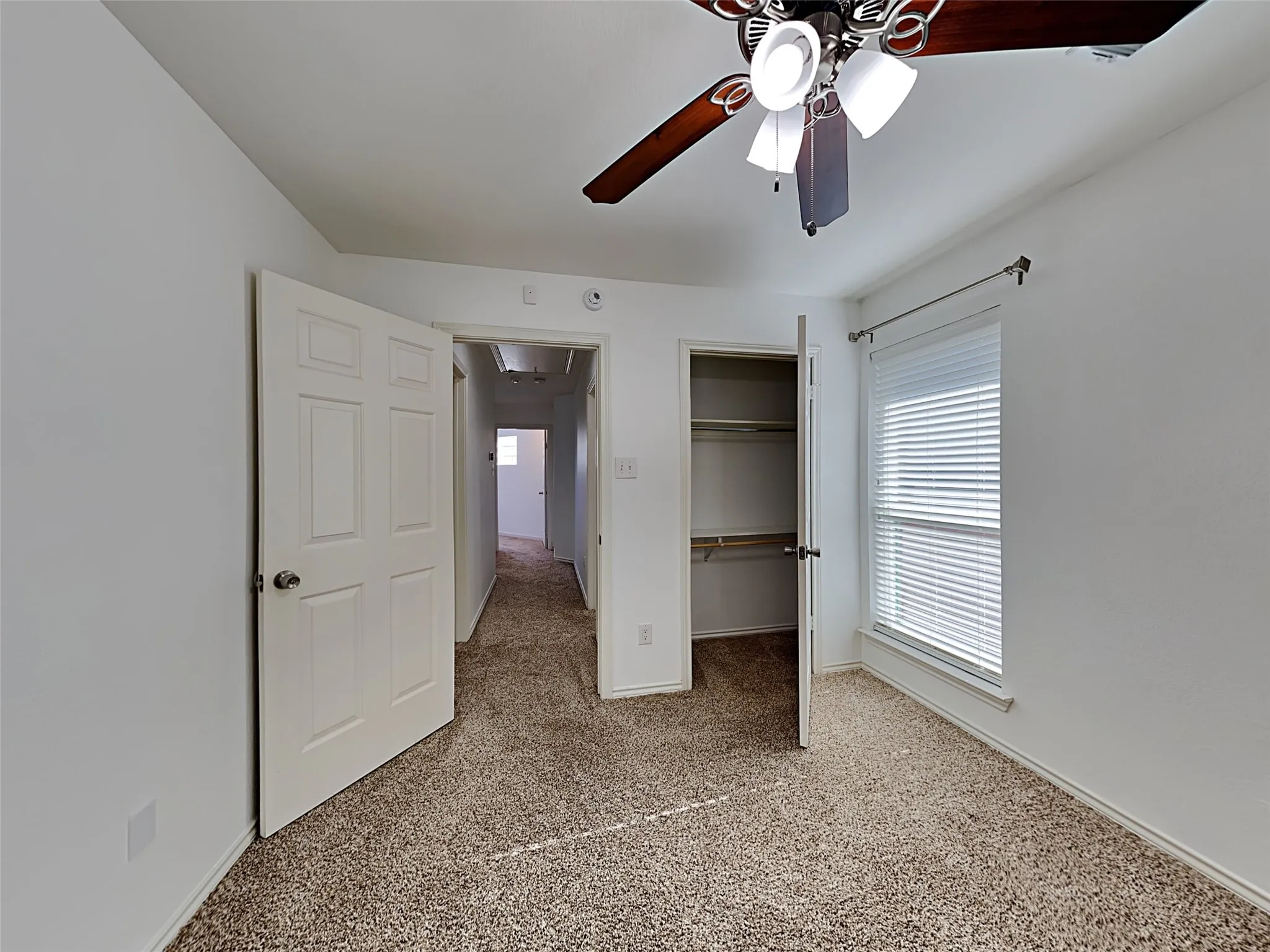 Single Family Residence For Rent in Rockwall County , 4322 Duck Pond Lane, Rowlett, Texas 75088, 4 Bedroom, 3 Bathroom, 2 Garage spaces, 2,089 Sqft, built in 1991, mls#21403898, Real Estate Agent in Rowlett, Homes For Rent in Rockwall county, Homes For Rent in Rowlett, Realtor in Rowlett Texas, Real Estate Brokerage Independent Realty Texas, Luminita Cordes Realtor