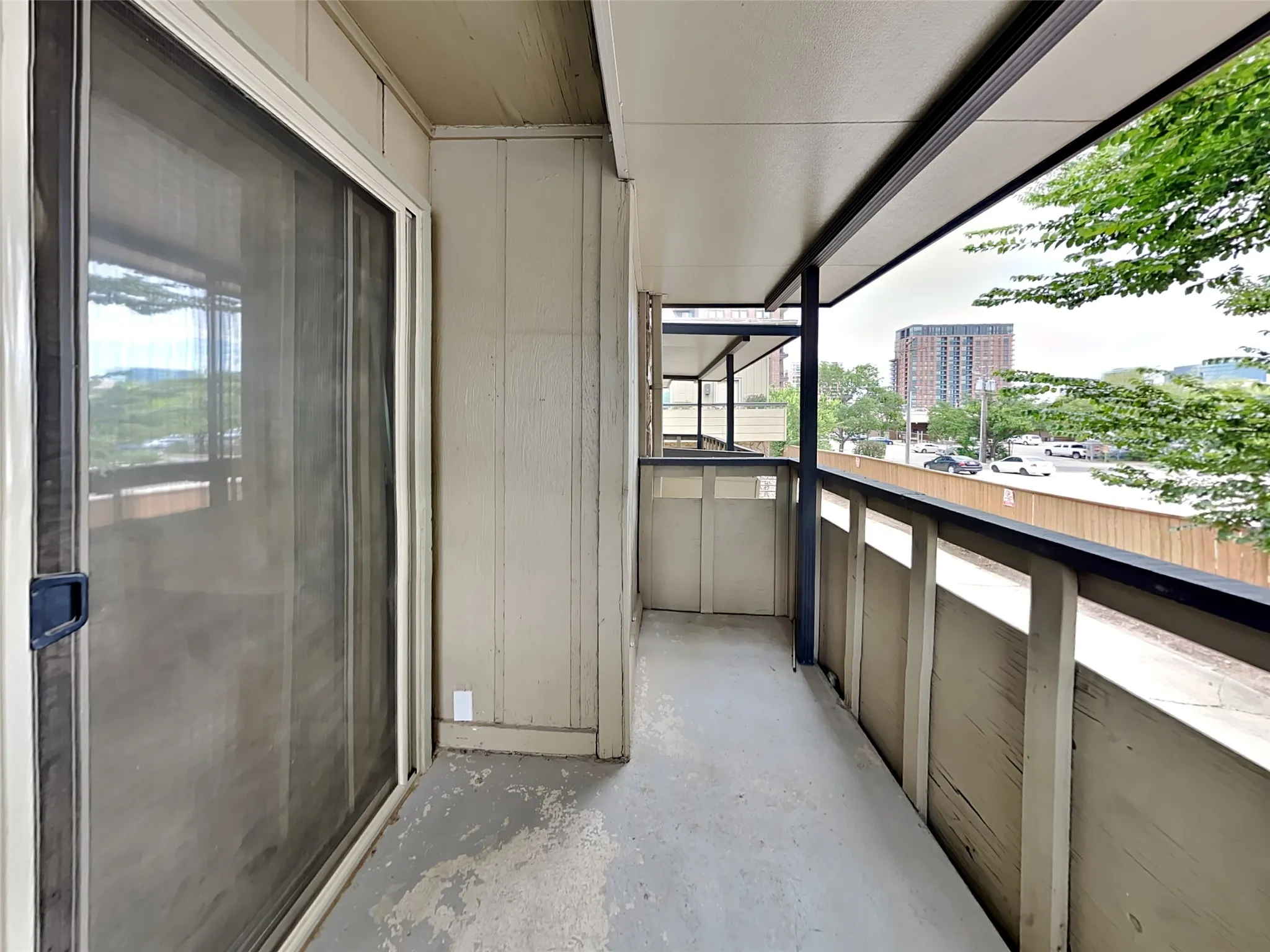 Condominium For Rent in Dallas County , 2907 Shelby Avenue, Dallas, Texas 75219, 1 Bedroom, 2 Bathroom, 1 Garage spaces, 1,216 Sqft, built in 1973, mls#21404061, Real Estate Agent in Dallas, Homes For Rent in Dallas county, Homes For Rent in Dallas, Realtor in Dallas Texas, Real Estate Brokerage Independent Realty Texas, Luminita Cordes Realtor