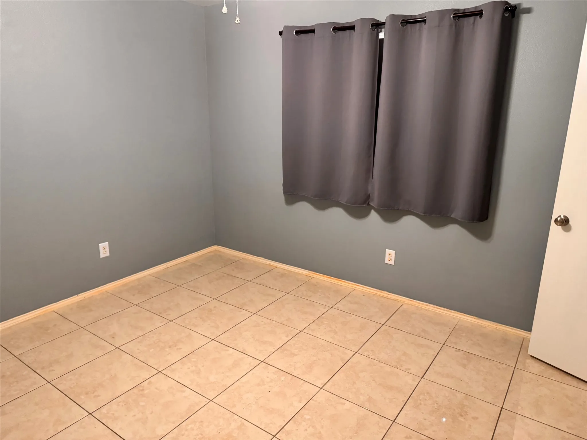 Single Family Residence For Rent in Dallas County , 4470 Falls Drive, Dallas, Texas 75211, 3 Bedroom, 2 Bathroom, 1 Garage spaces, 1,286 Sqft, built in 1996, mls#21404483, Real Estate Agent in Dallas, Homes For Rent in Dallas county, Homes For Rent in Dallas, Realtor in Dallas Texas, Real Estate Brokerage Independent Realty Texas, Luminita Cordes Realtor