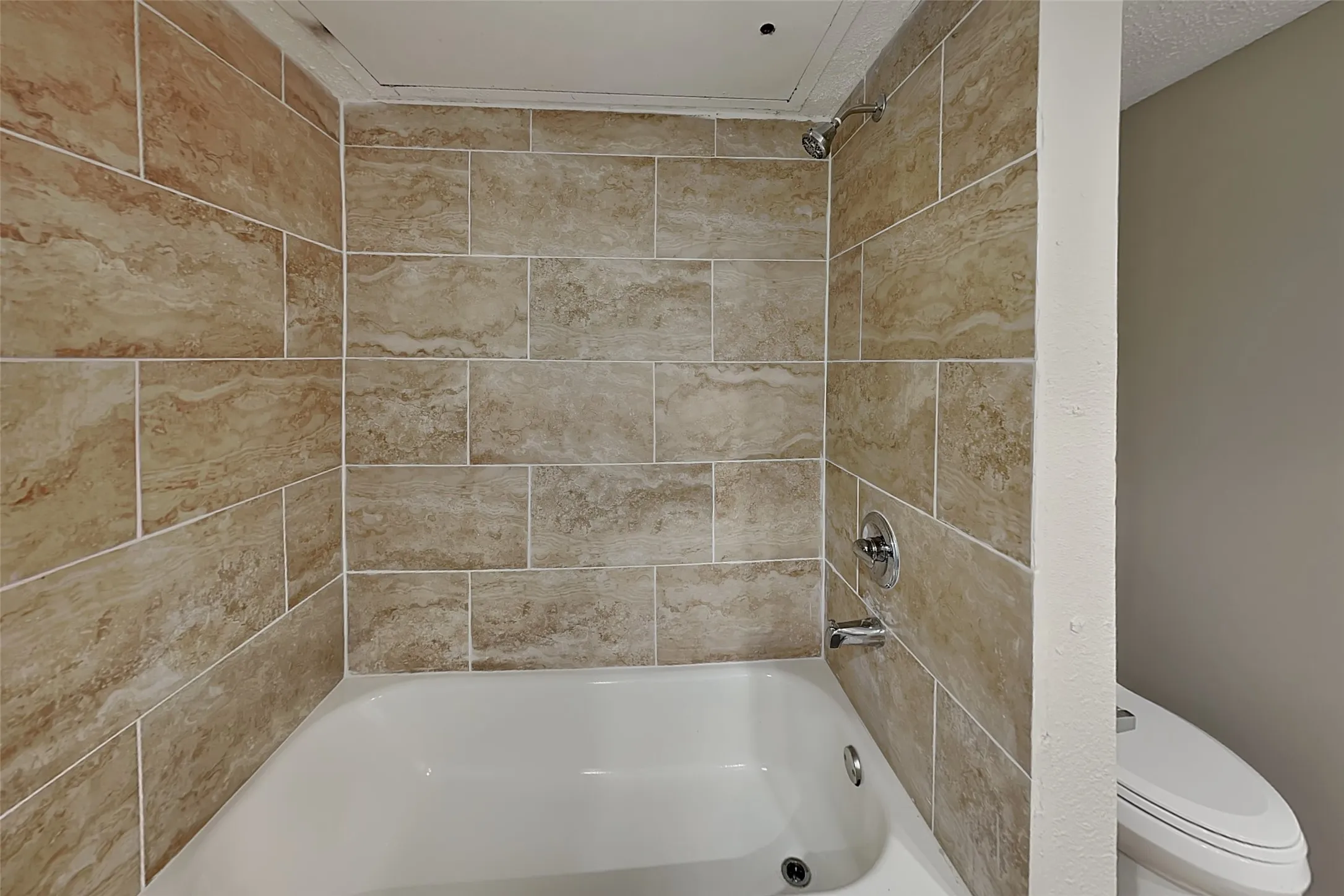 Single Family Residence For Rent in Dallas County , 6700 Alissa Drive, Rowlett, Texas 75089, 2 Bedroom, 2 Bathroom, 2 Garage spaces, 1,521 Sqft, built in 1983, mls#21403979, Real Estate Agent in Rowlett, Homes For Rent in Dallas county, Homes For Rent in Rowlett, Realtor in Rowlett Texas, Real Estate Brokerage Independent Realty Texas, Luminita Cordes Realtor
