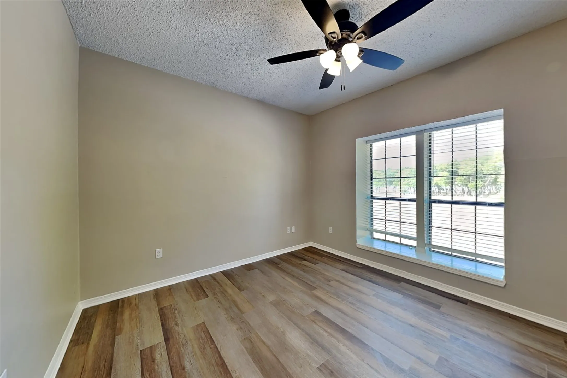 Single Family Residence For Rent in Dallas County , 6700 Alissa Drive, Rowlett, Texas 75089, 2 Bedroom, 2 Bathroom, 2 Garage spaces, 1,521 Sqft, built in 1983, mls#21403979, Real Estate Agent in Rowlett, Homes For Rent in Dallas county, Homes For Rent in Rowlett, Realtor in Rowlett Texas, Real Estate Brokerage Independent Realty Texas, Luminita Cordes Realtor