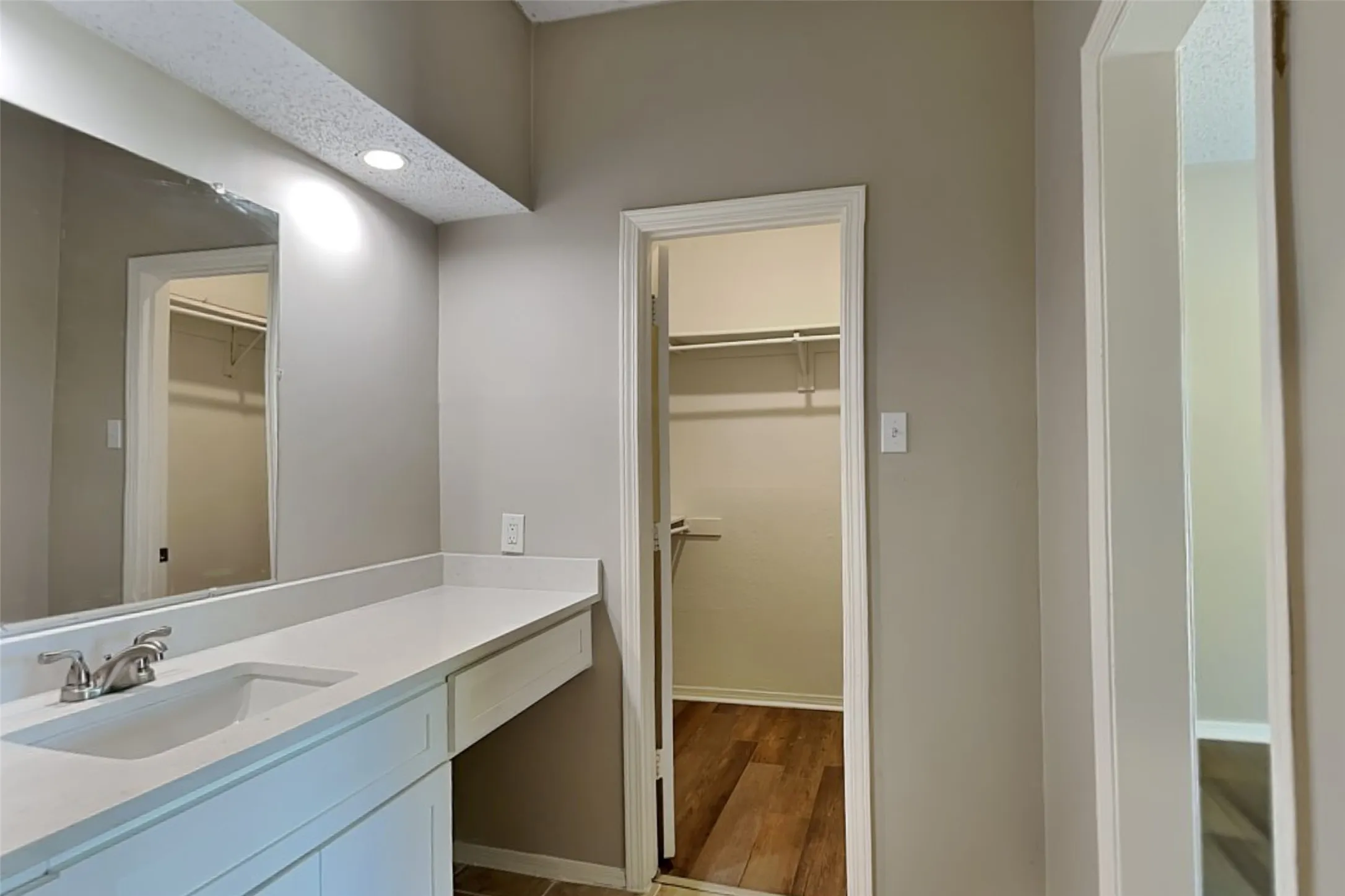 Single Family Residence For Rent in Dallas County , 6700 Alissa Drive, Rowlett, Texas 75089, 2 Bedroom, 2 Bathroom, 2 Garage spaces, 1,521 Sqft, built in 1983, mls#21403979, Real Estate Agent in Rowlett, Homes For Rent in Dallas county, Homes For Rent in Rowlett, Realtor in Rowlett Texas, Real Estate Brokerage Independent Realty Texas, Luminita Cordes Realtor