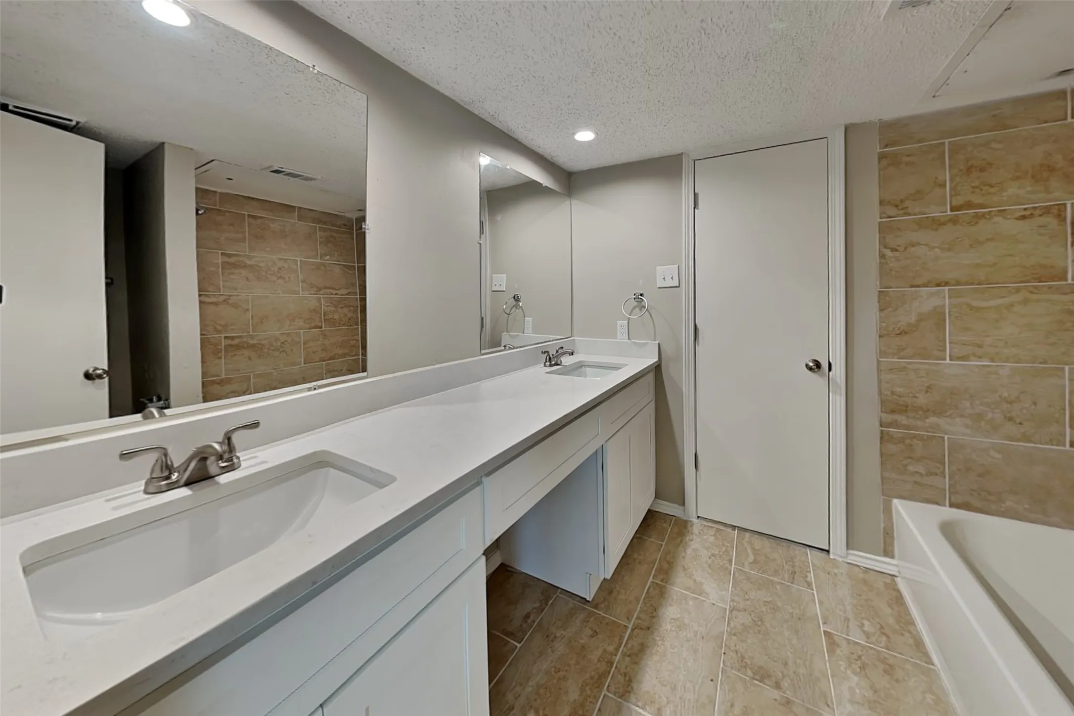 Single Family Residence For Rent in Dallas County , 6700 Alissa Drive, Rowlett, Texas 75089, 2 Bedroom, 2 Bathroom, 2 Garage spaces, 1,521 Sqft, built in 1983, mls#21403979, Real Estate Agent in Rowlett, Homes For Rent in Dallas county, Homes For Rent in Rowlett, Realtor in Rowlett Texas, Real Estate Brokerage Independent Realty Texas, Luminita Cordes Realtor