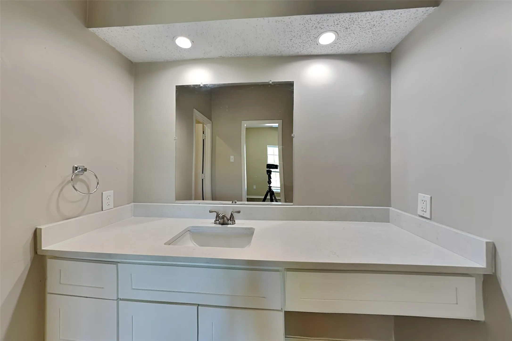 Single Family Residence For Rent in Dallas County , 6700 Alissa Drive, Rowlett, Texas 75089, 2 Bedroom, 2 Bathroom, 2 Garage spaces, 1,521 Sqft, built in 1983, mls#21403979, Real Estate Agent in Rowlett, Homes For Rent in Dallas county, Homes For Rent in Rowlett, Realtor in Rowlett Texas, Real Estate Brokerage Independent Realty Texas, Luminita Cordes Realtor