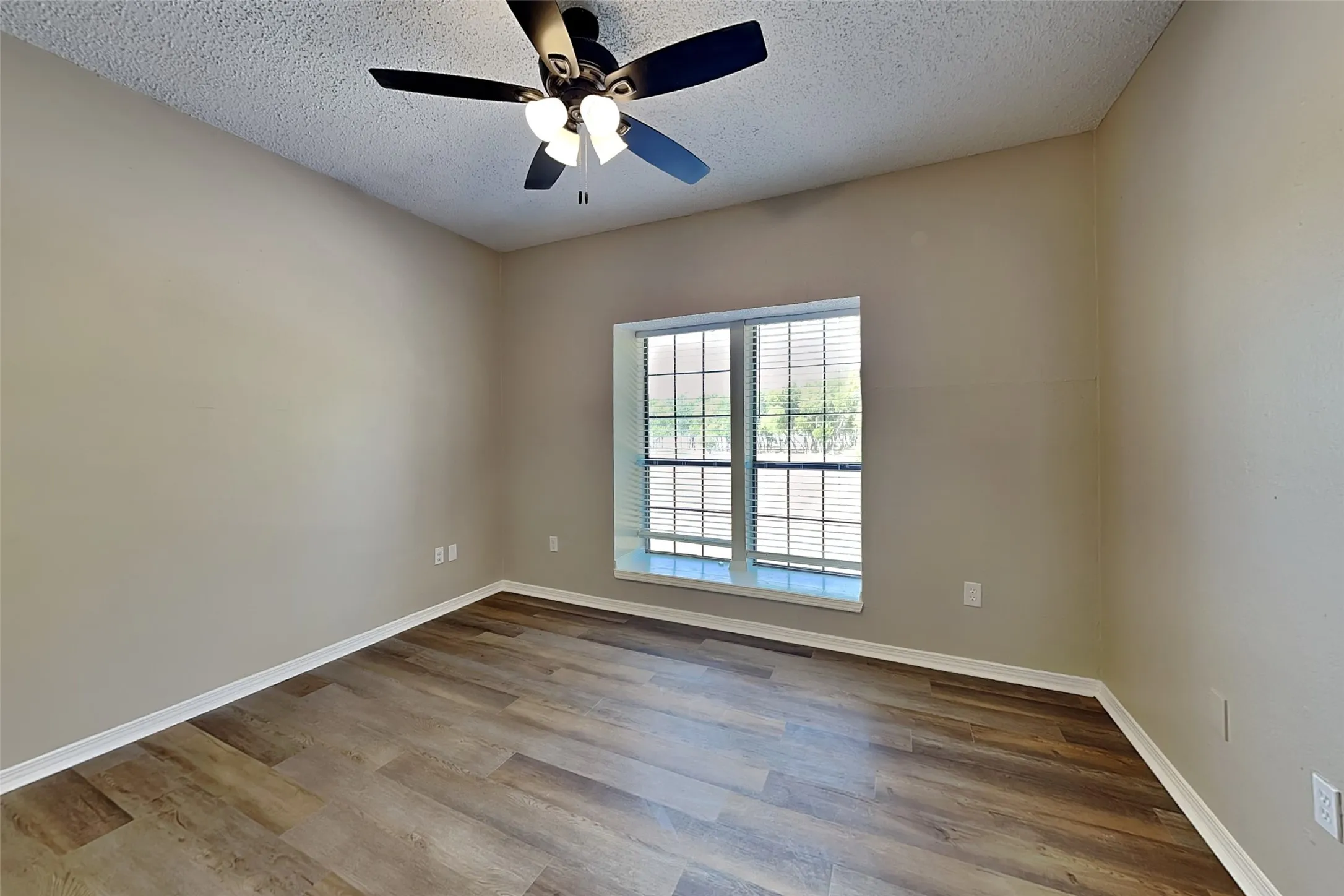 Single Family Residence For Rent in Dallas County , 6700 Alissa Drive, Rowlett, Texas 75089, 2 Bedroom, 2 Bathroom, 2 Garage spaces, 1,521 Sqft, built in 1983, mls#21403979, Real Estate Agent in Rowlett, Homes For Rent in Dallas county, Homes For Rent in Rowlett, Realtor in Rowlett Texas, Real Estate Brokerage Independent Realty Texas, Luminita Cordes Realtor