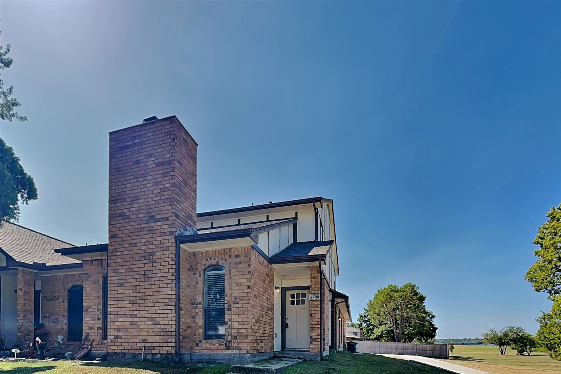 Single Family Residence For Rent in Dallas County , 6700 Alissa Drive, Rowlett, Texas 75089, 2 Bedroom, 2 Bathroom, 2 Garage spaces, 1,521 Sqft, built in 1983, mls#21403979, Real Estate Agent in Rowlett, Homes For Rent in Dallas county, Homes For Rent in Rowlett, Realtor in Rowlett Texas, Real Estate Brokerage Independent Realty Texas, Luminita Cordes Realtor