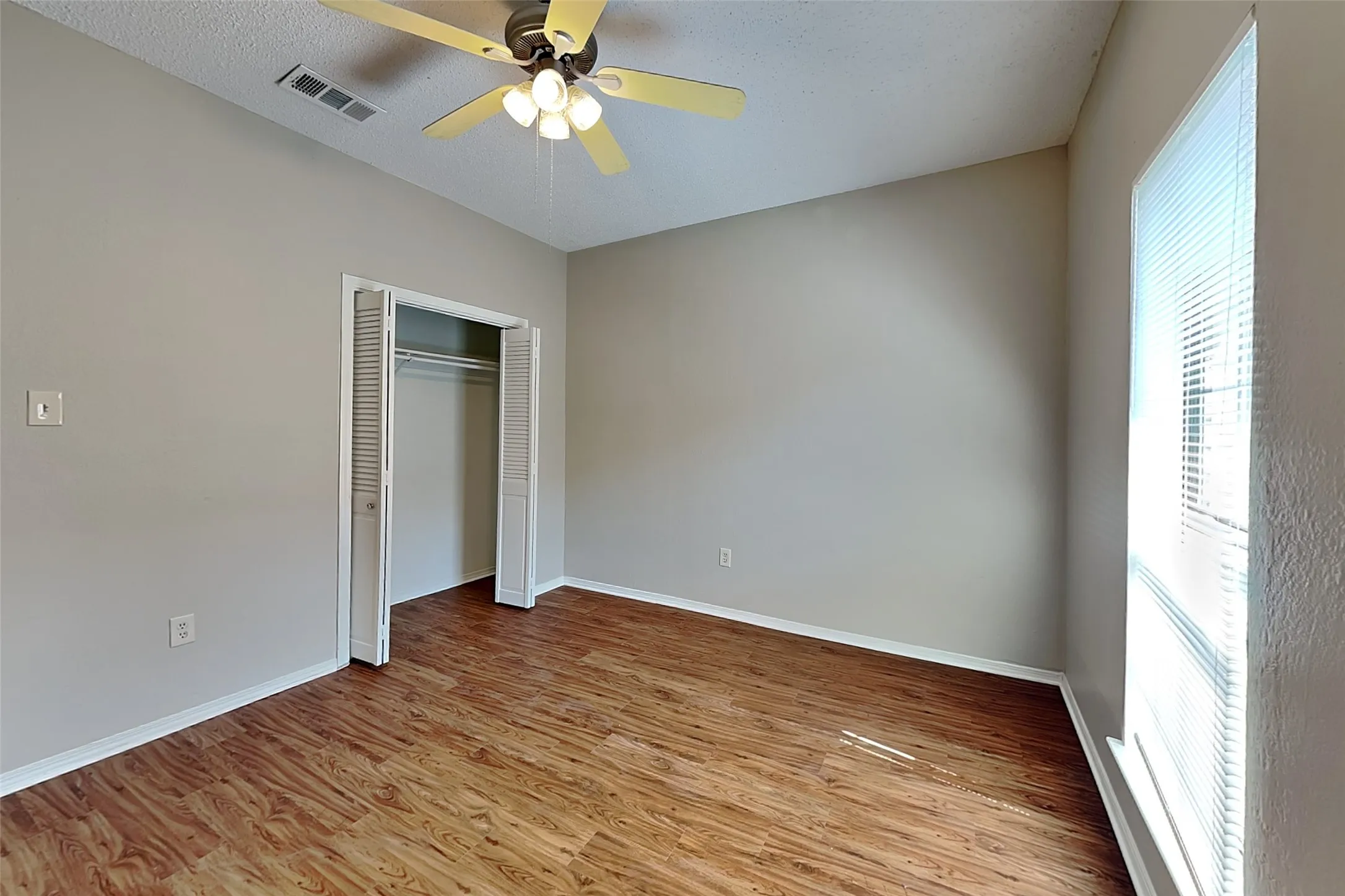 Single Family Residence For Rent in Dallas County , 6206 Alissa Drive, Rowlett, Texas 75089, 2 Bedroom, 2 Bathroom, 2 Garage spaces, 1,150 Sqft, built in 1984, mls#21403959, Real Estate Agent in Rowlett, Homes For Rent in Dallas county, Homes For Rent in Rowlett, Realtor in Rowlett Texas, Real Estate Brokerage Independent Realty Texas, Luminita Cordes Realtor
